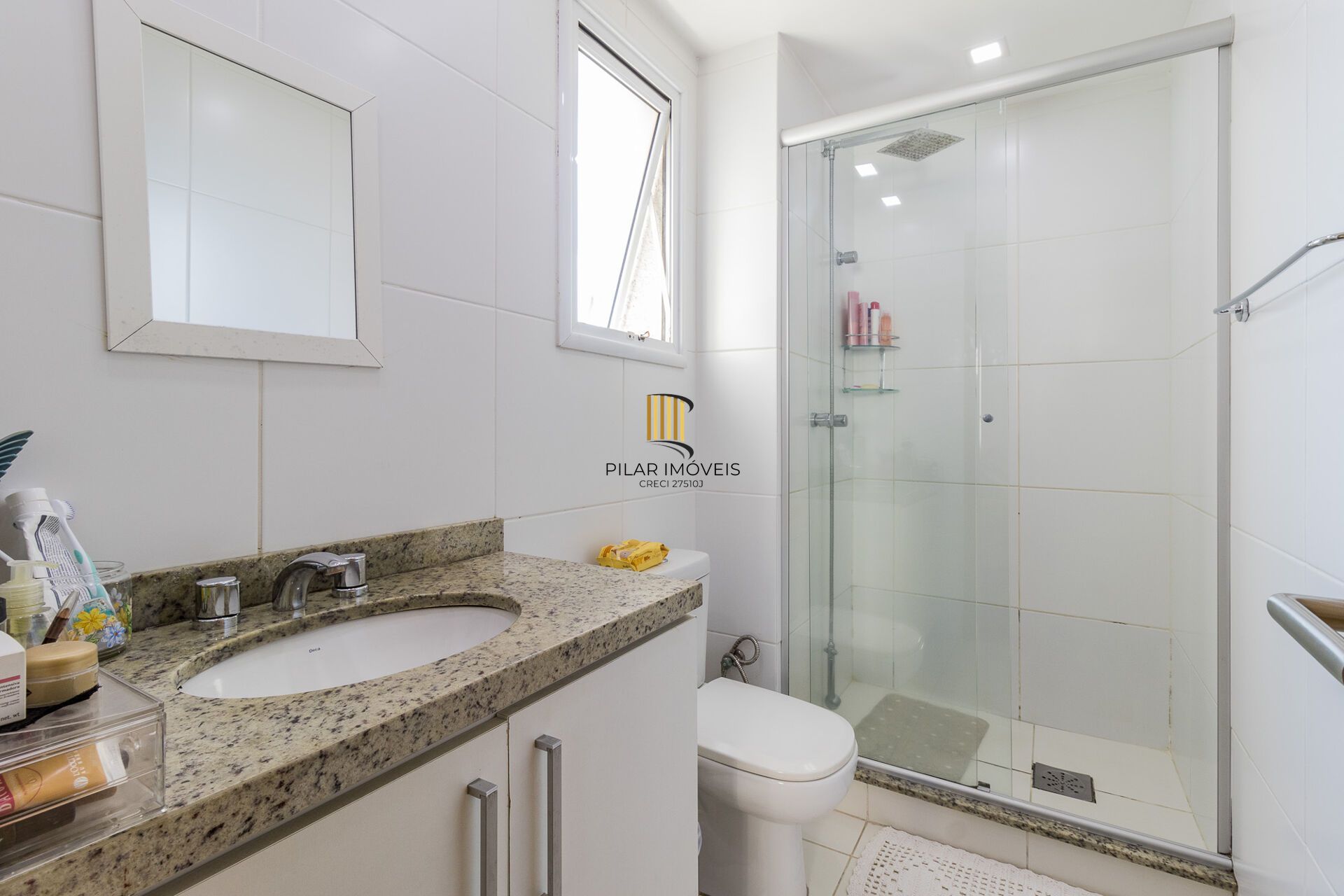 Apartamento à venda no bairro Passo D'areia em Porto Alegre/RS