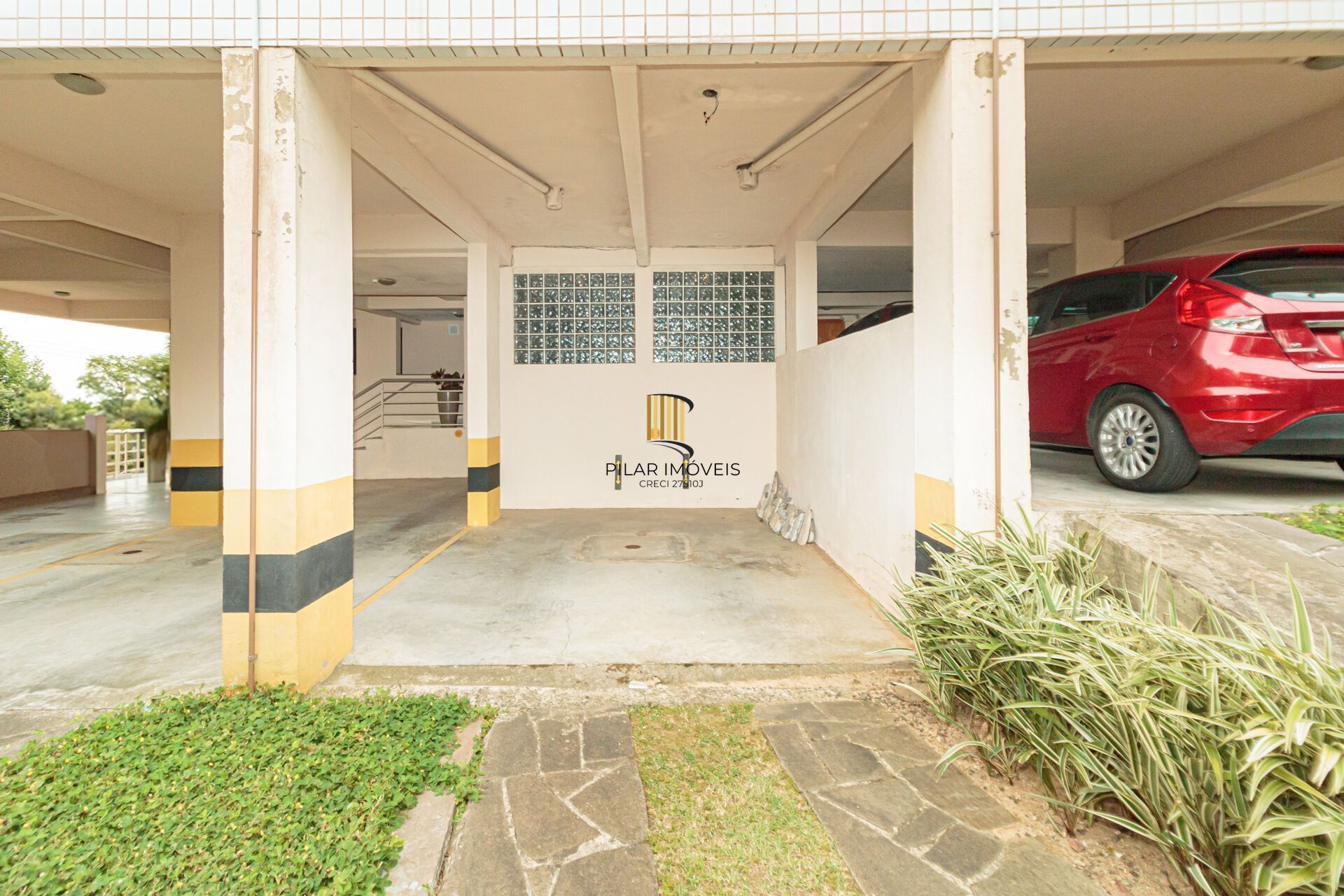 Apartamento à venda no bairro Jardim Planalto em Porto Alegre/RS