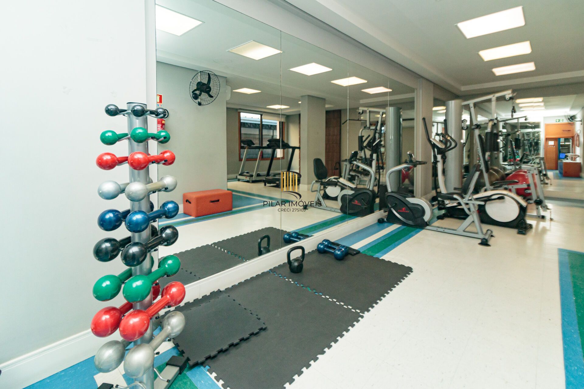 Apartamento à venda no bairro Passo da Areia em Porto Alegre/RS