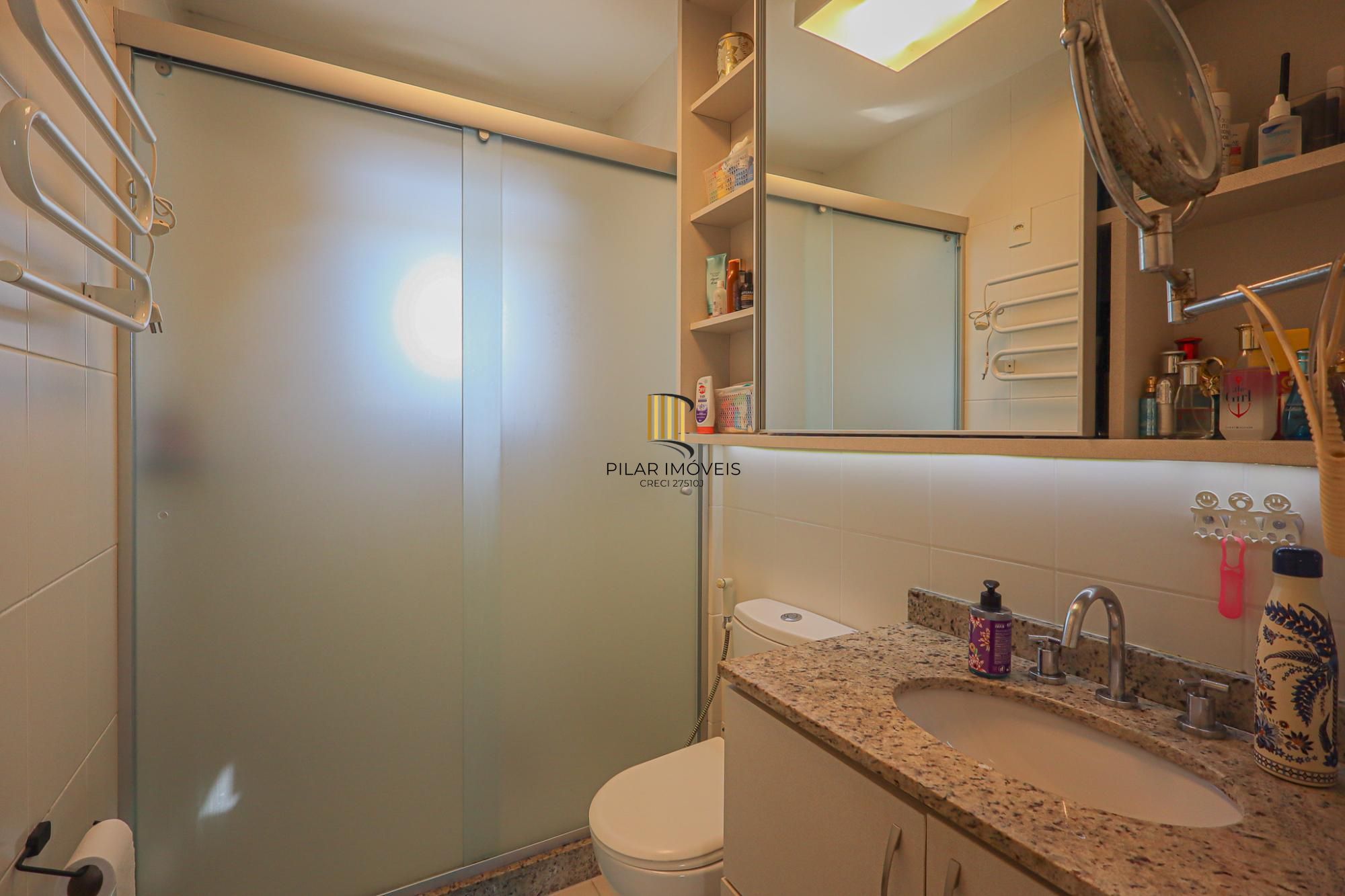 Casa em condomínio a venda no condomínio Villa Serena bairro Teresópolis