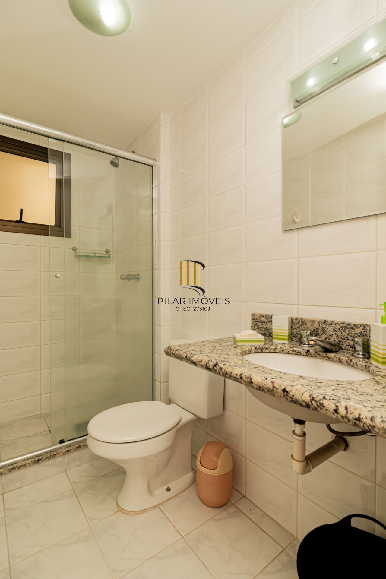 Apartamento à venda no bairro Passo D'areia em Porto Alegre/RS