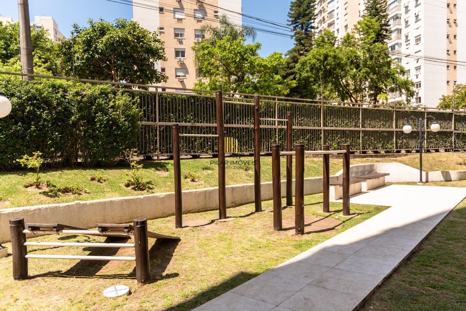 Apartamento à venda no bairro Passo D'areia em Porto Alegre/RS