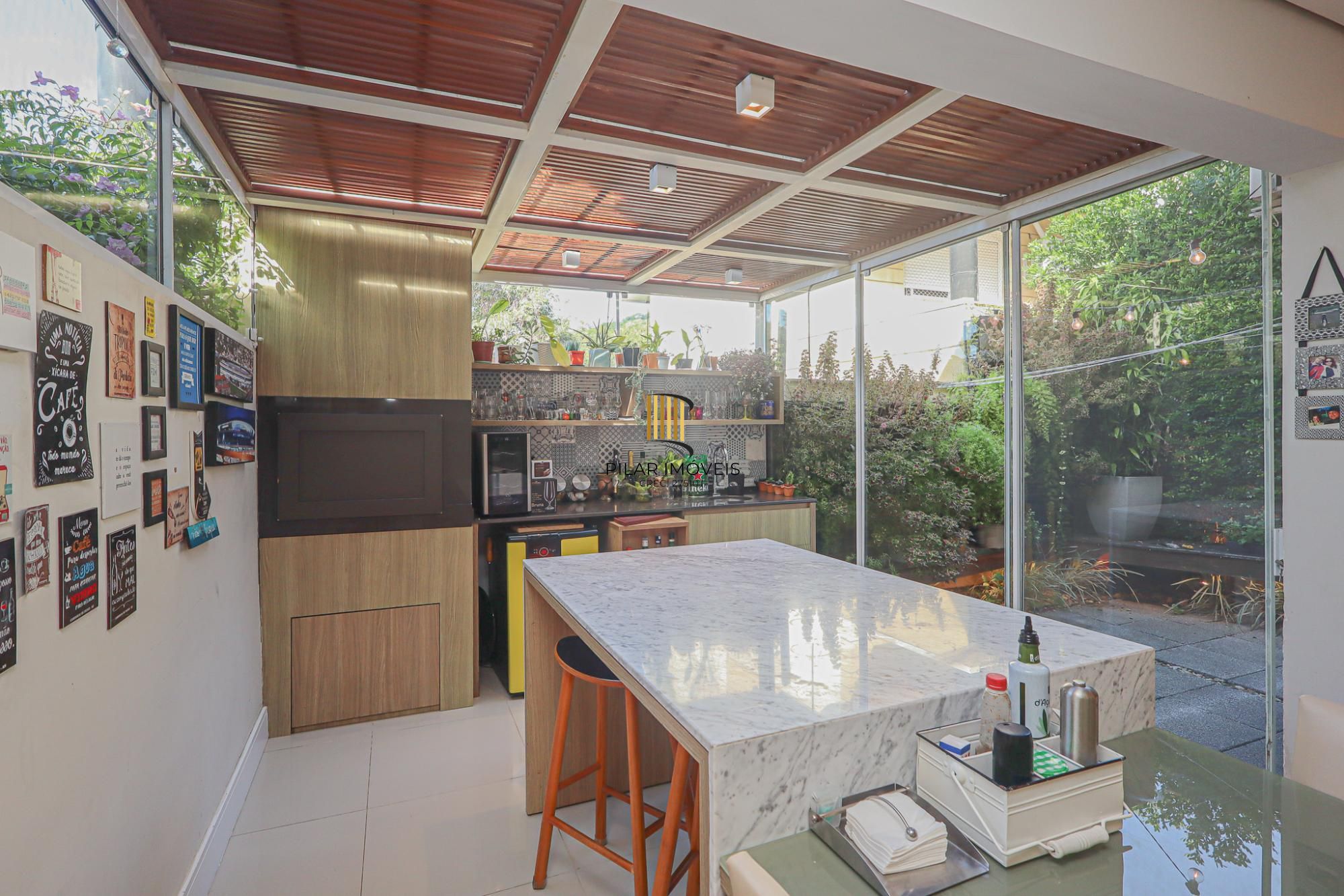 Casa em condomínio a venda no condomínio Villa Serena bairro Teresópolis