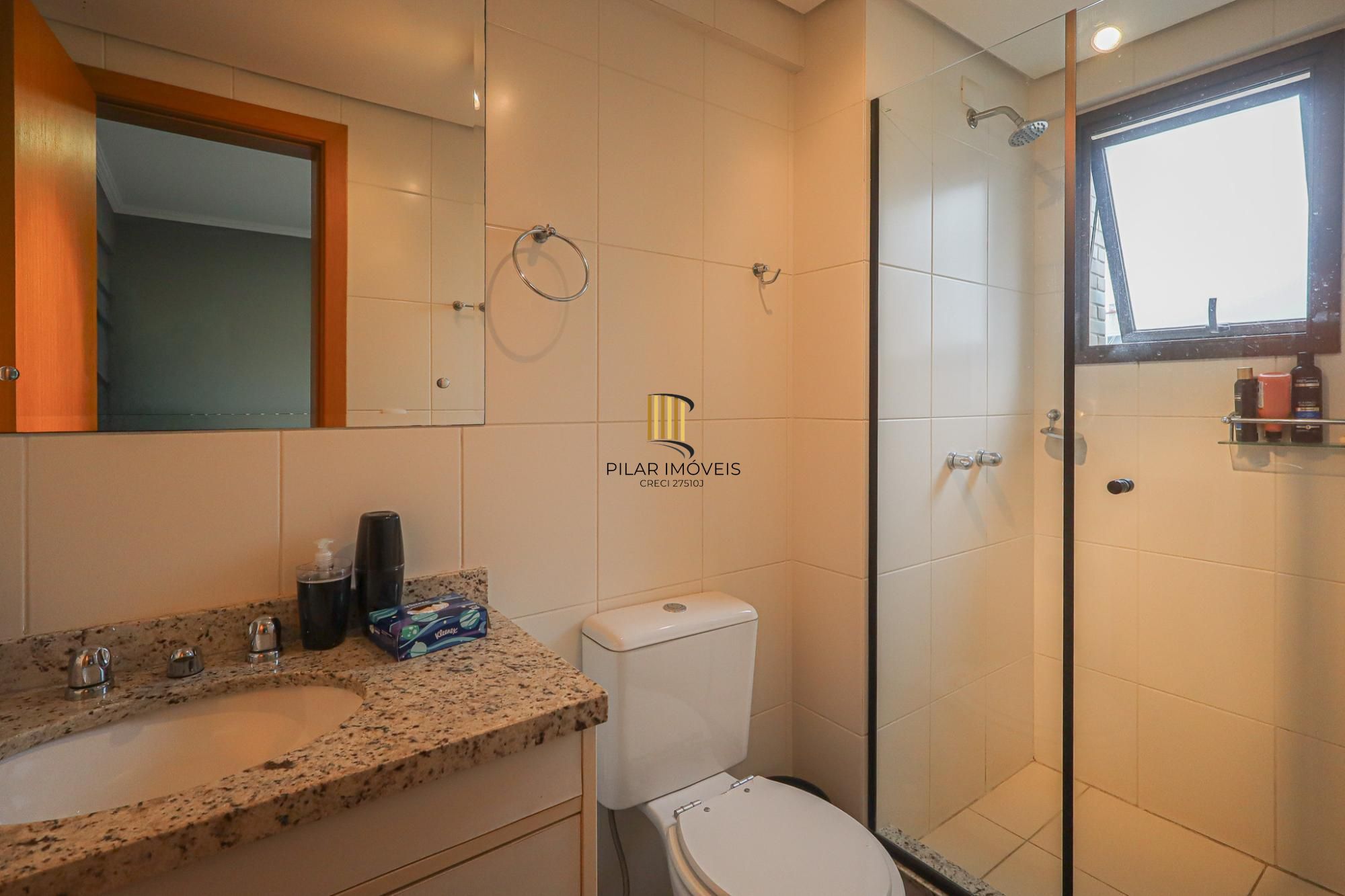 Apartamento a venda no bairro Mont' Serrat