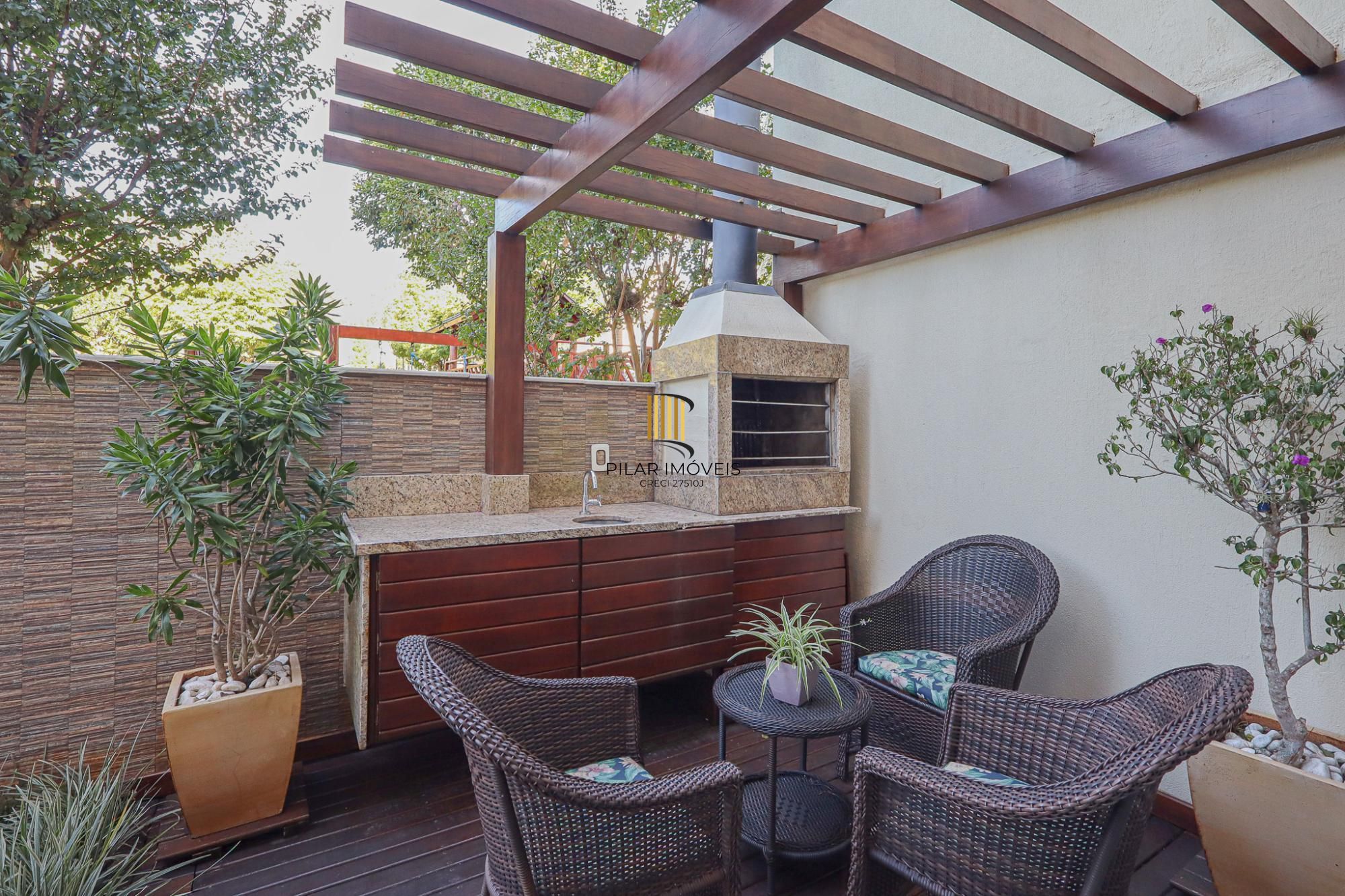 Casa em condomínio no bairro Teresópolis