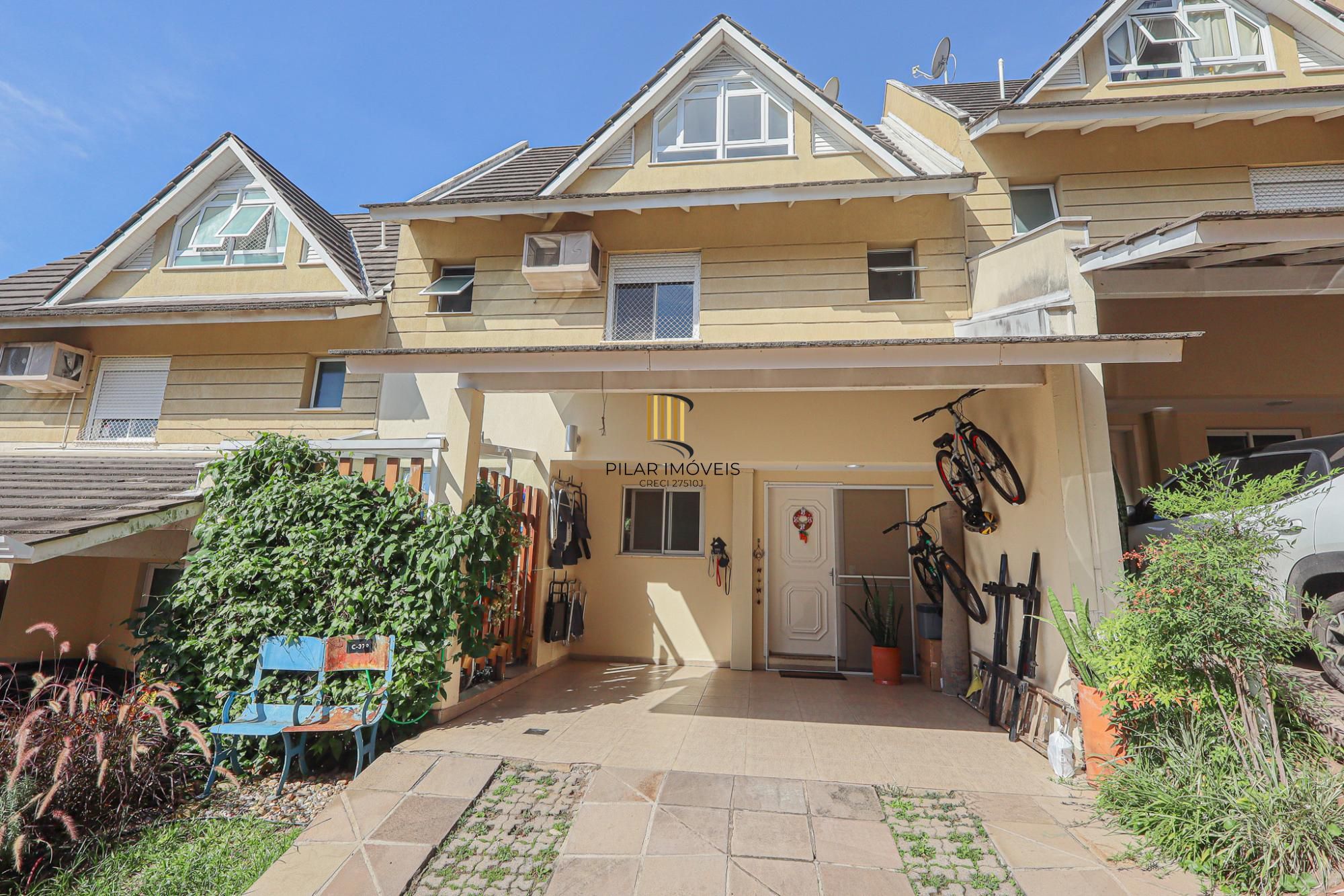 Casa em condomínio a venda no condomínio Villa Serena bairro Teresópolis