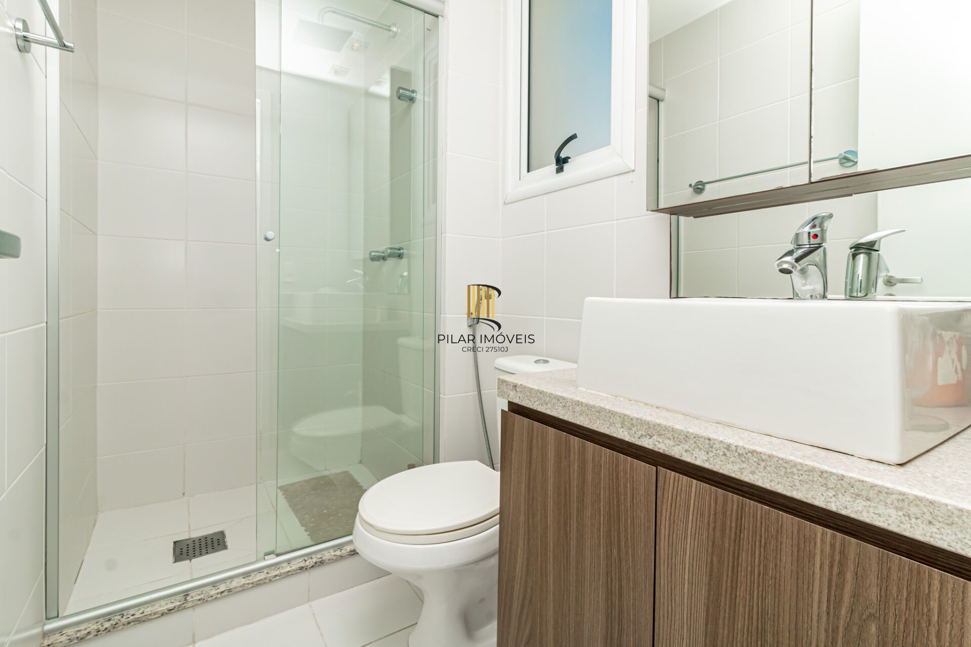 Apartamento à venda no bairro Passo D'areia em Porto Alegre/RS
