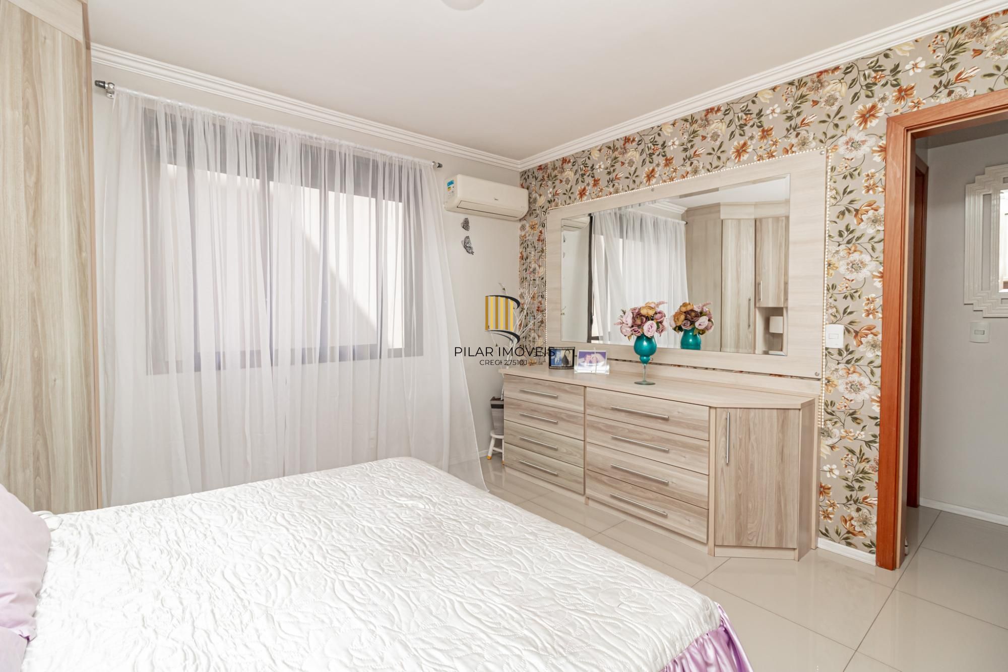 Apartamento à venda no bairro Passo D'areia em Porto Alegre/RS