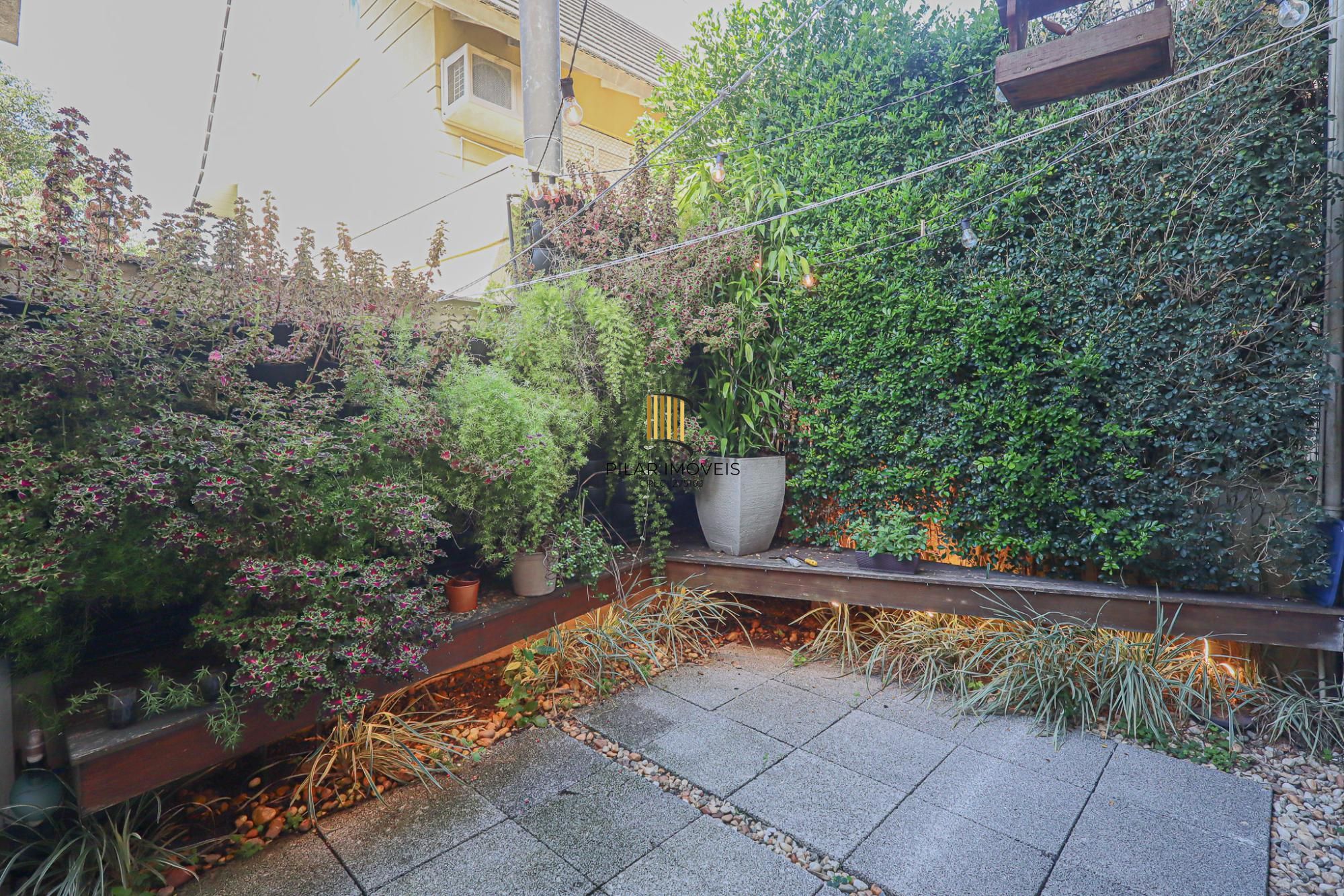 Casa em condomínio a venda no condomínio Villa Serena bairro Teresópolis