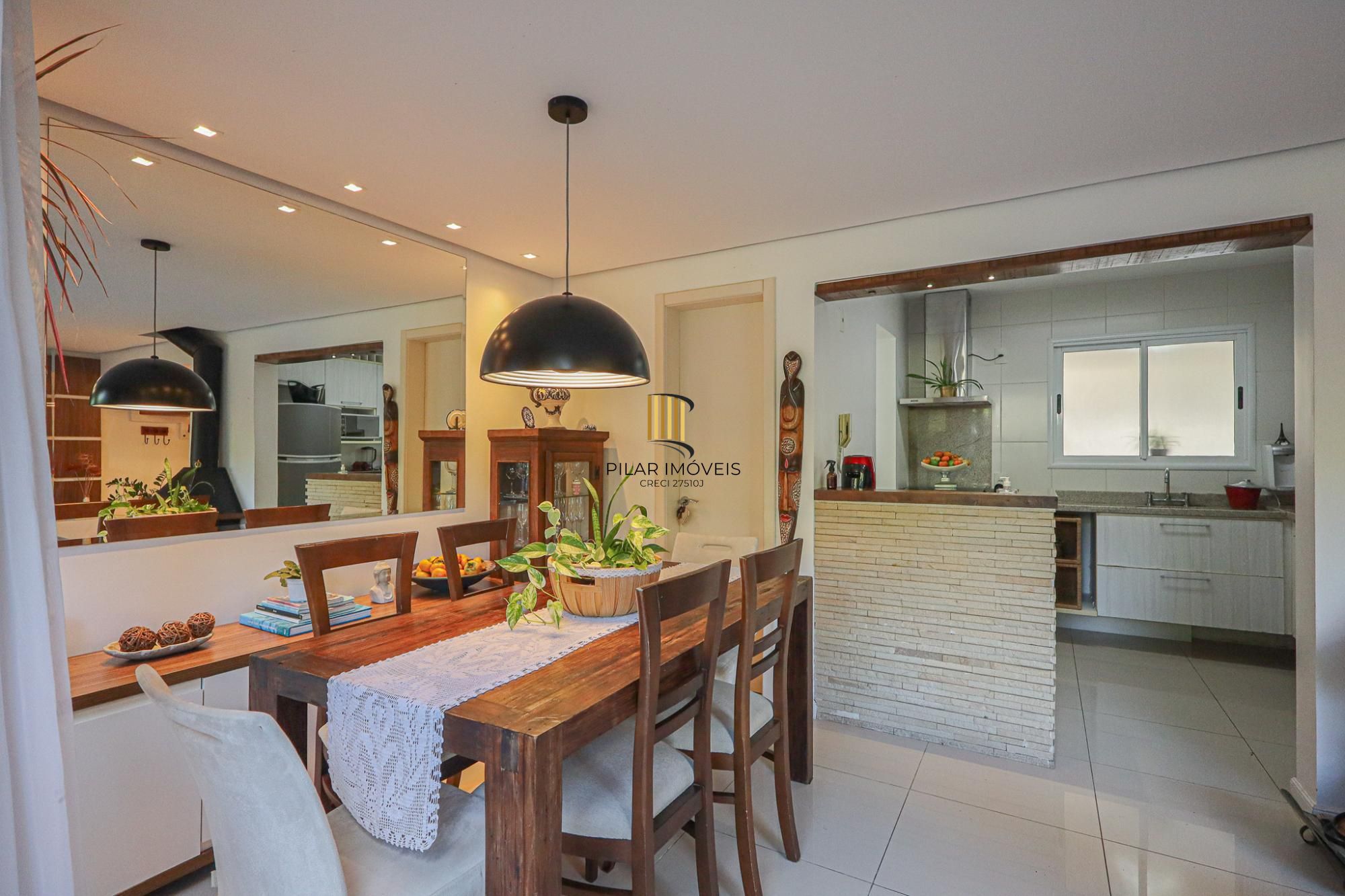 Casa em condomínio no bairro Teresópolis