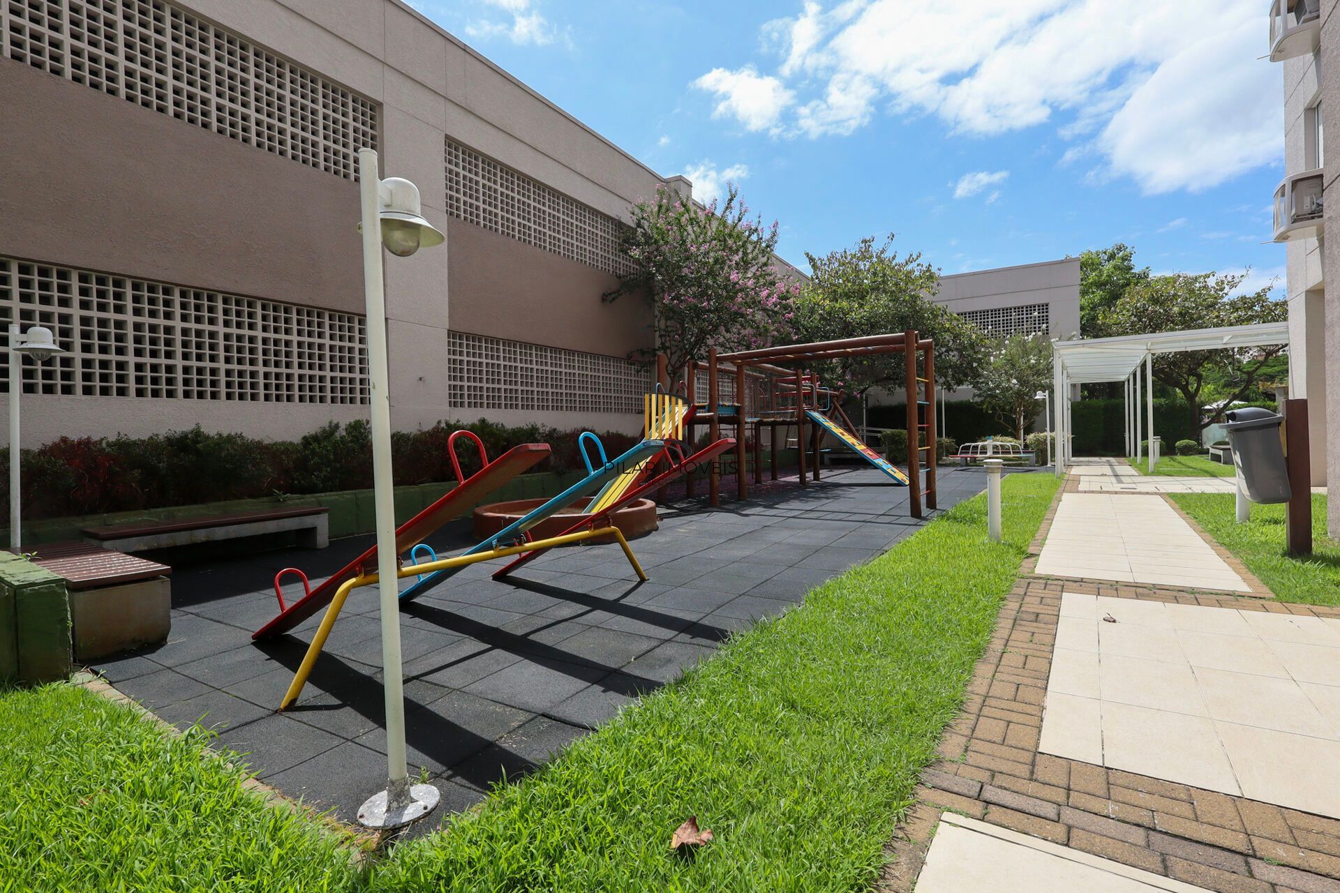 Apartamento à venda no bairro Jardim Lindóia em Porto Alegre/RS