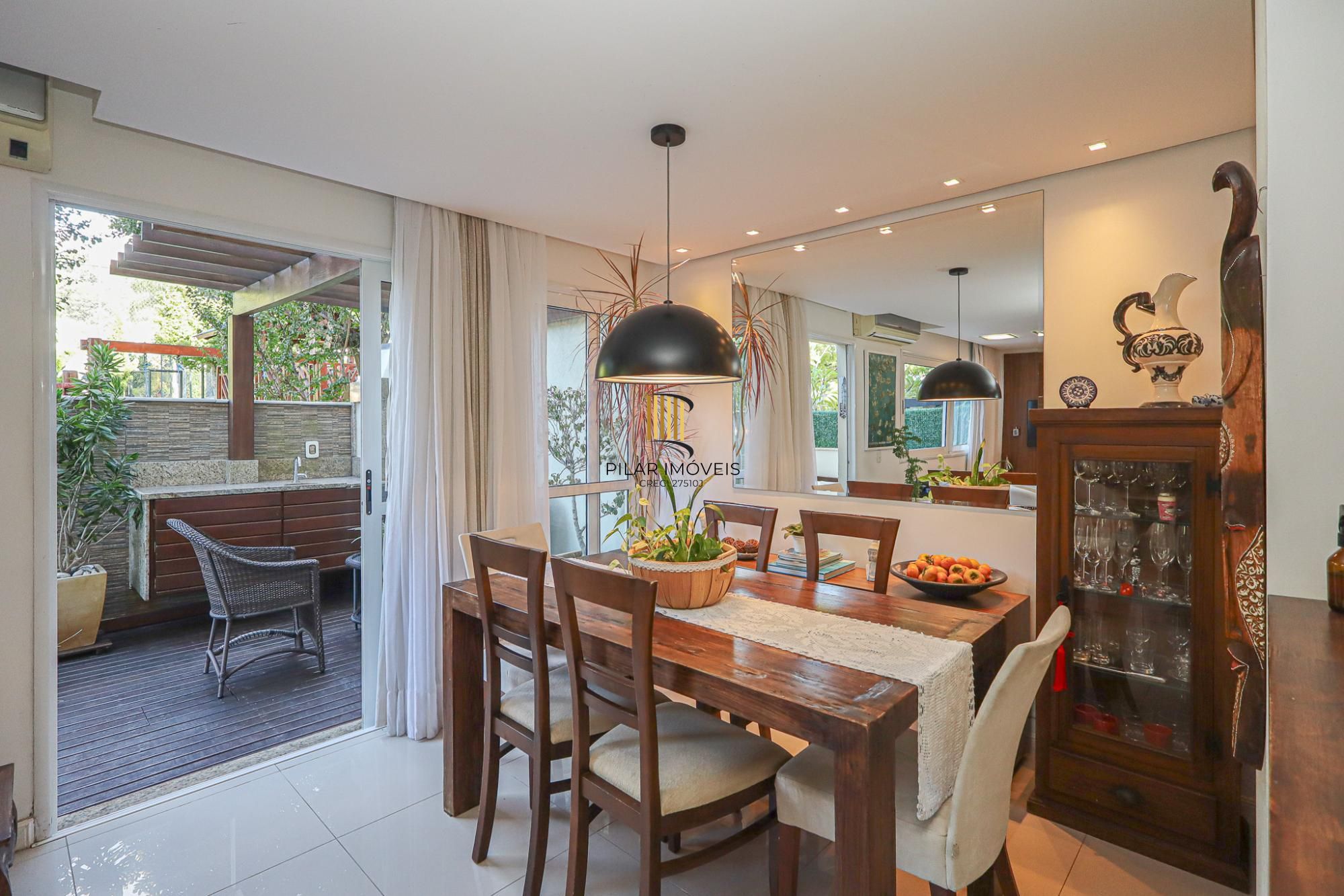 Casa em condomínio no bairro Teresópolis