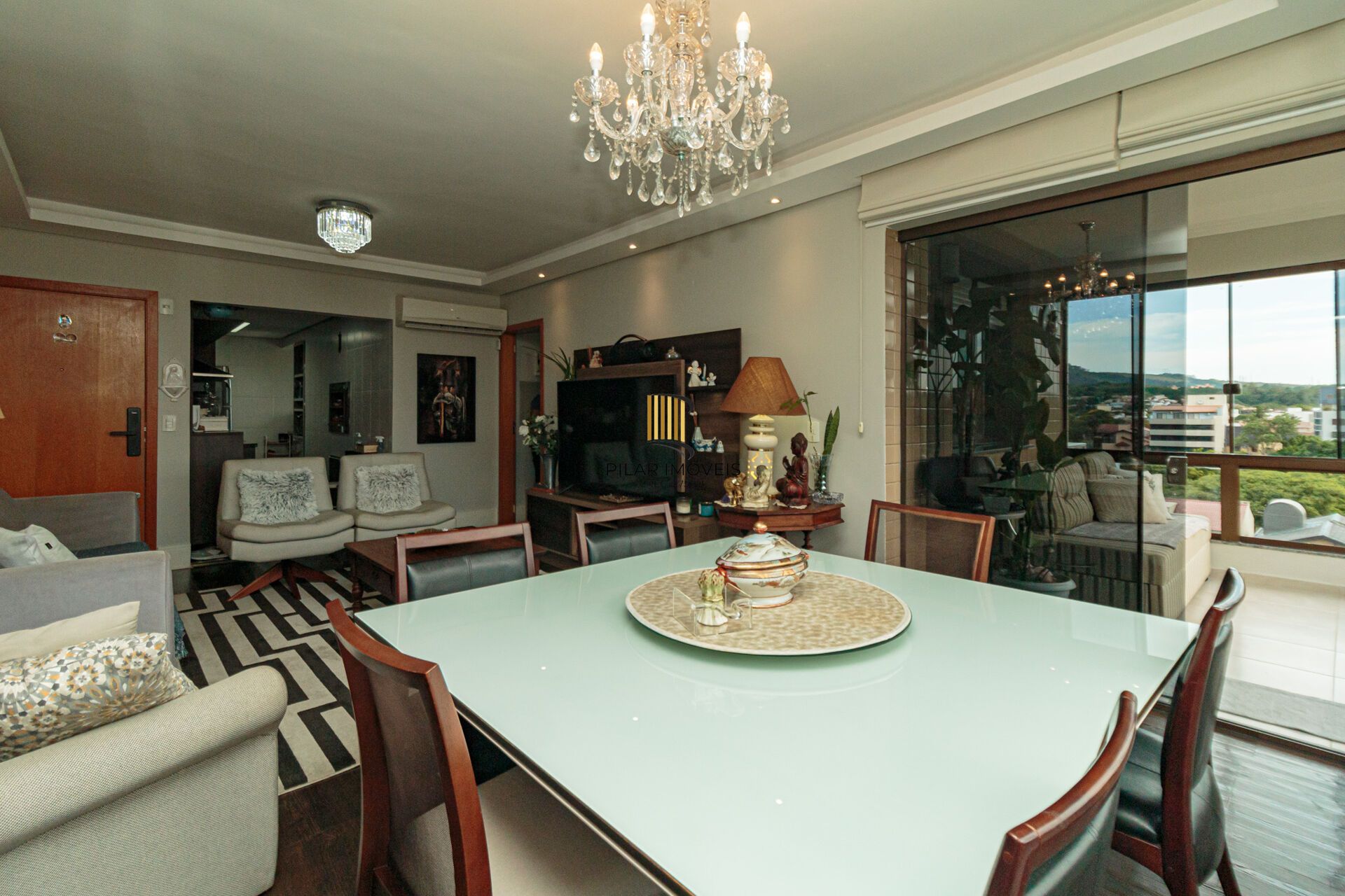 Apartamento à venda no bairro Jardim Planalto em Porto Alegre/RS
