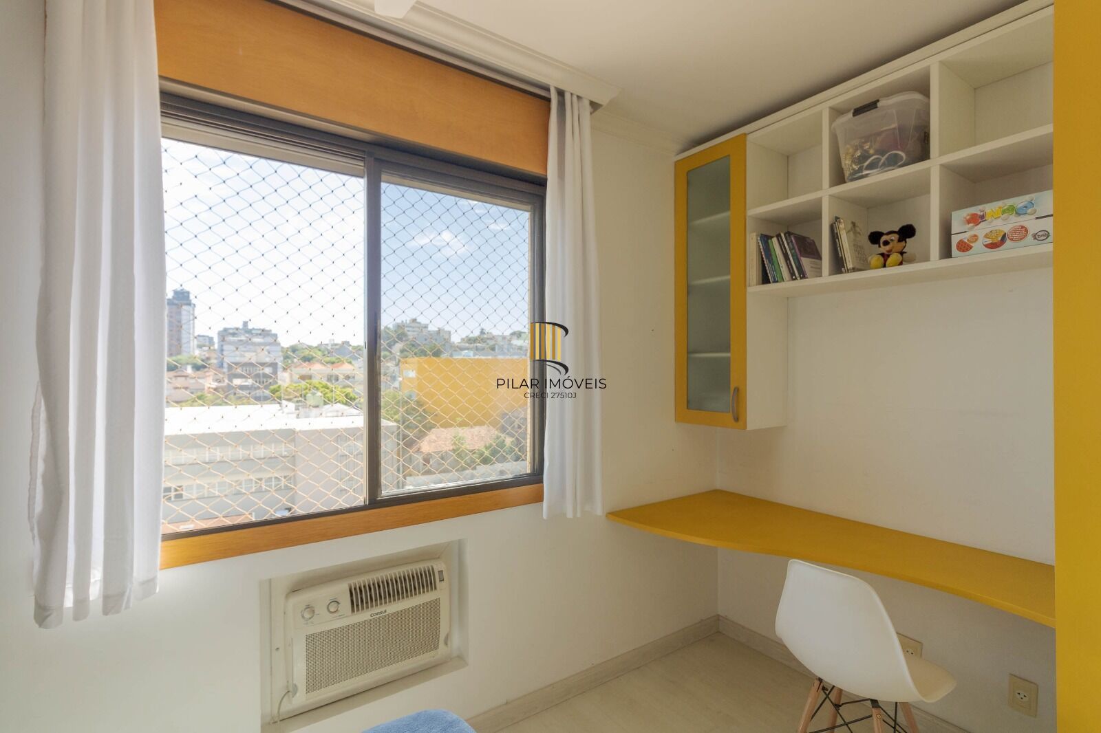 Apartamento à venda no bairro Passo D'areia em Porto Alegre/RS