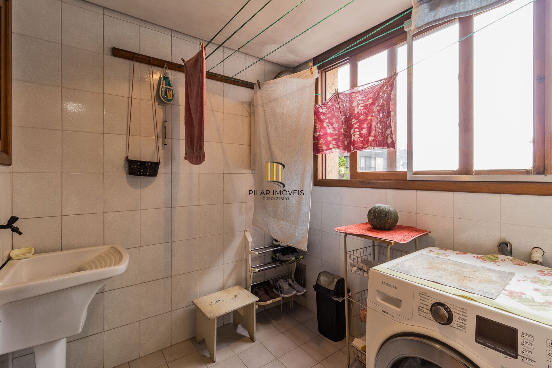 Apartamento à venda no bairro Jardim Lindóia em Porto Alegre/RS