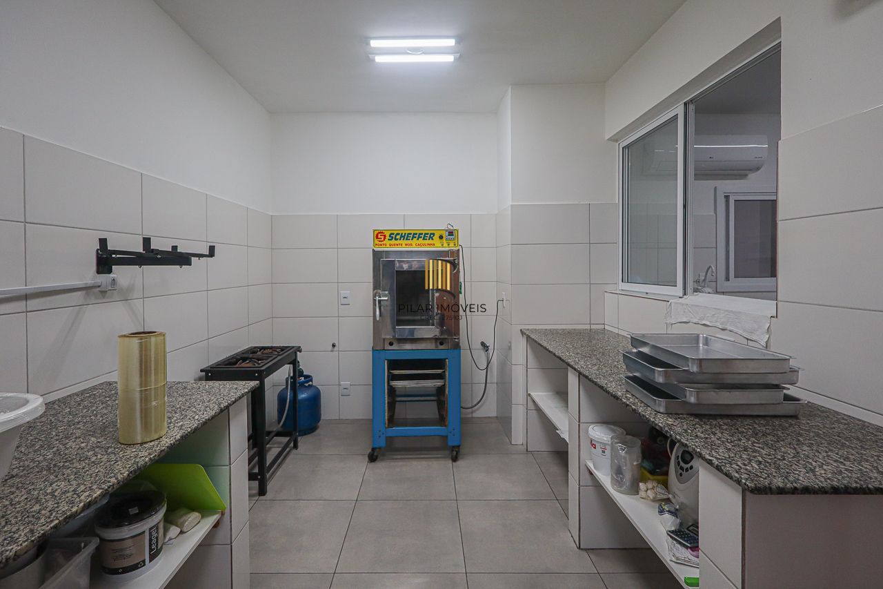 Casa Comercial a venda no bairro Cristo Redentor