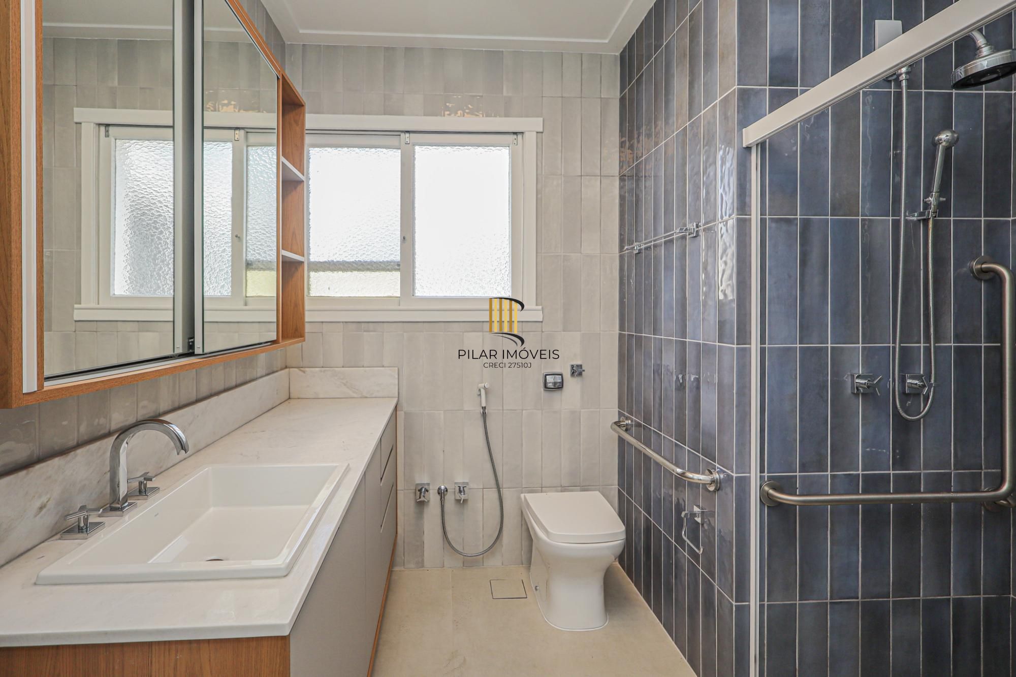 Apartamento a venda no bairro Três Figueiras