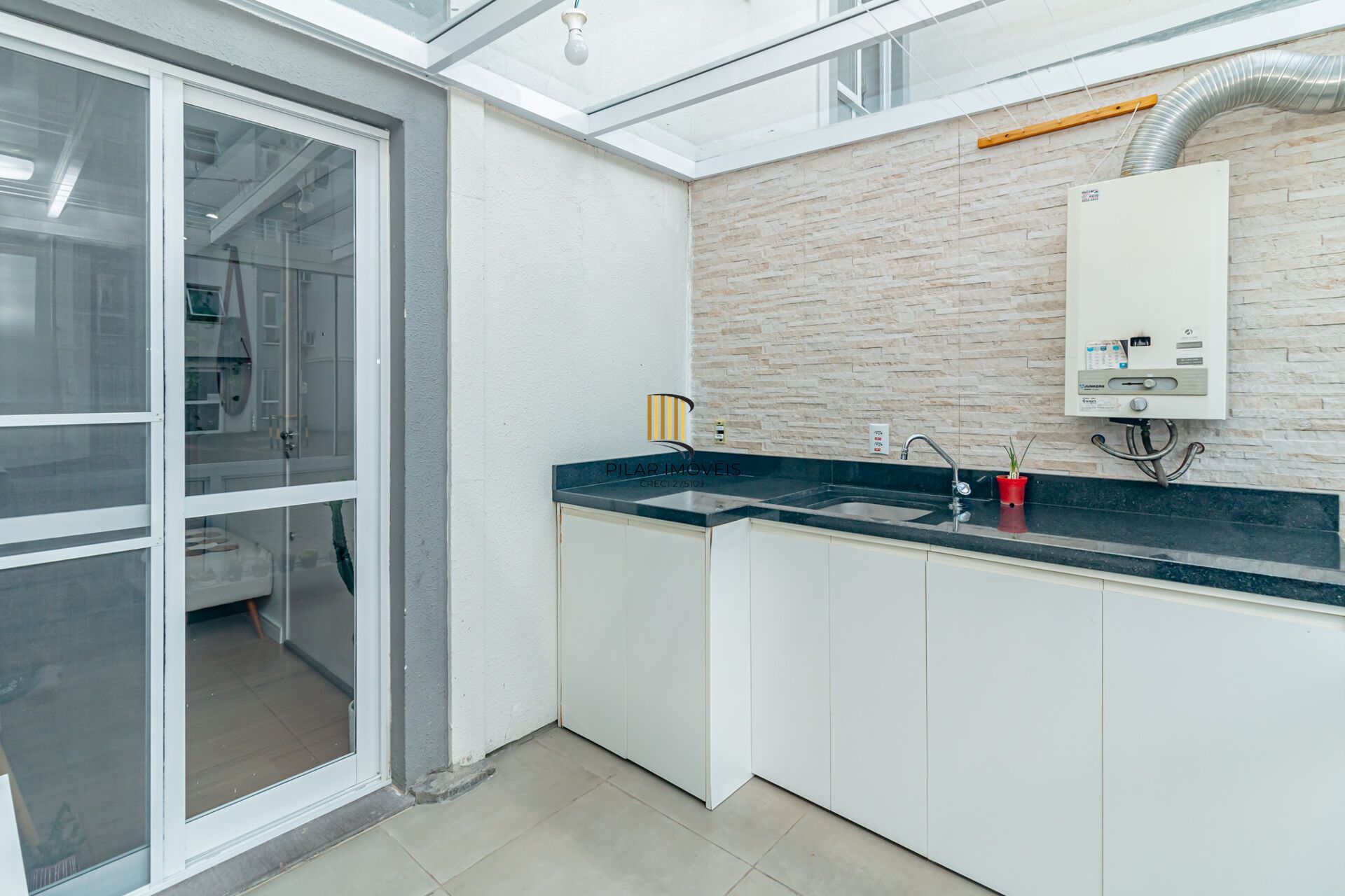 Apartamento à venda no bairro Lomba do Pinheiro em Porto Alegre/RS