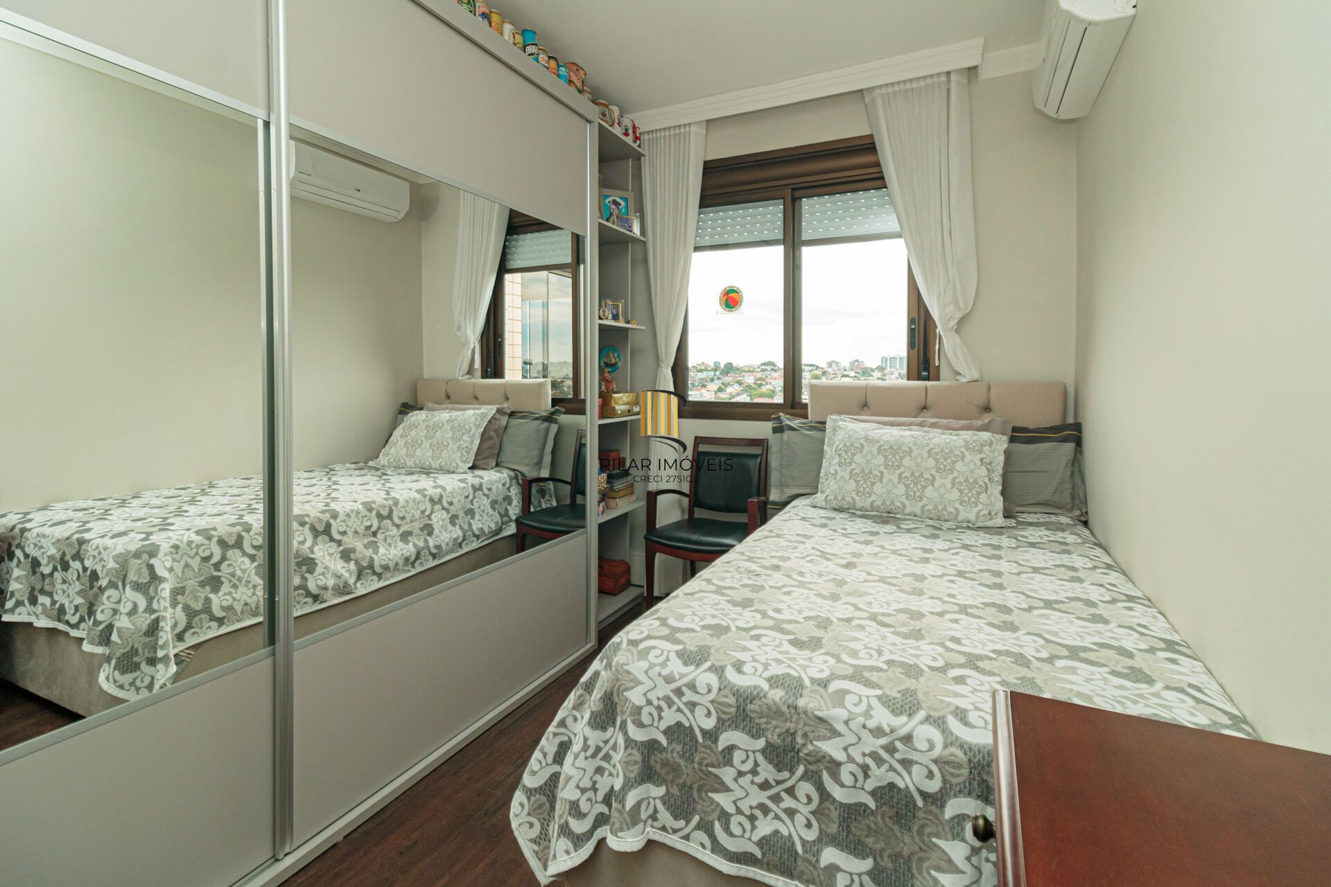Apartamento à venda no bairro Jardim Planalto em Porto Alegre/RS