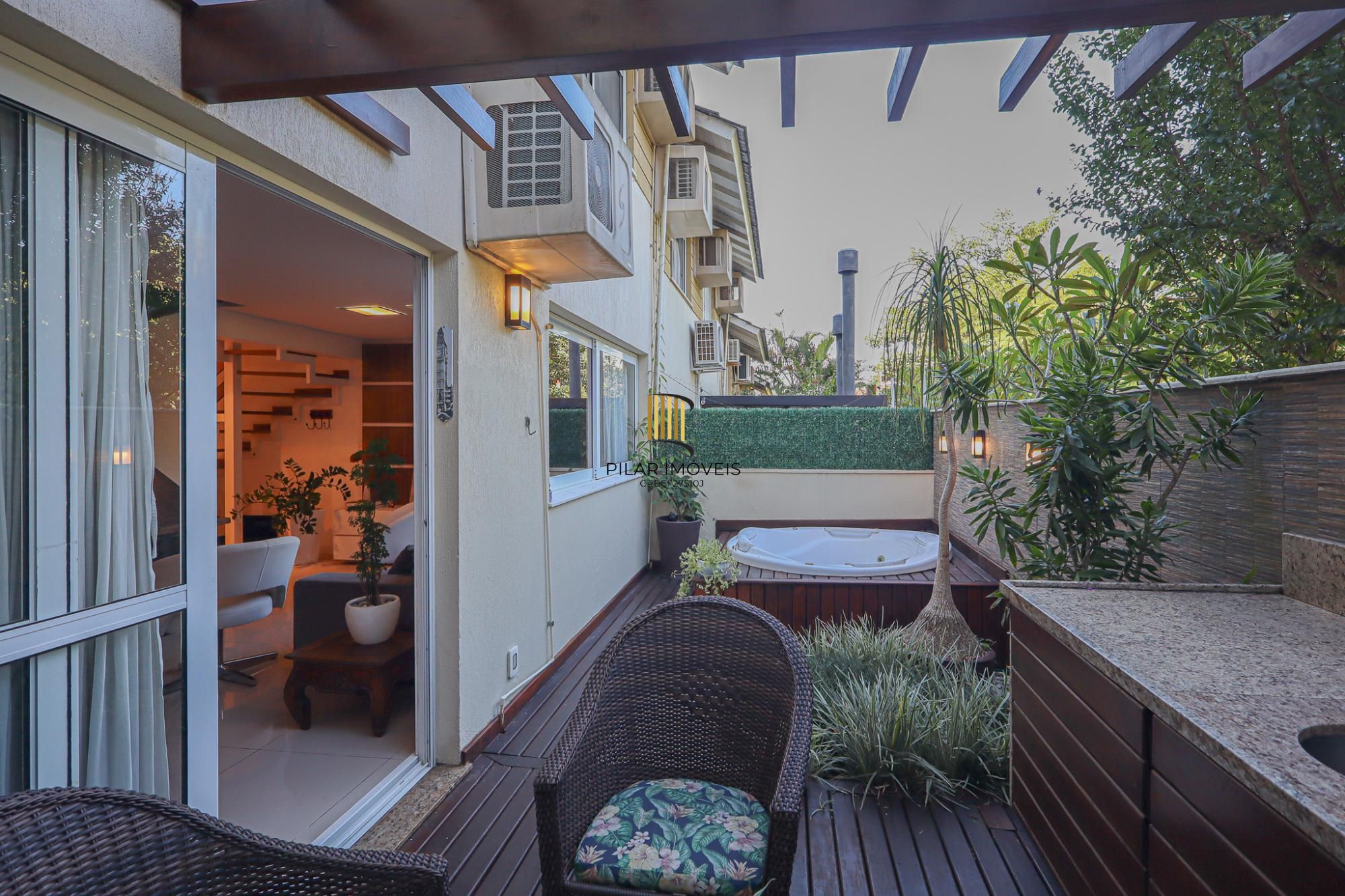 Casa em condomínio no bairro Teresópolis