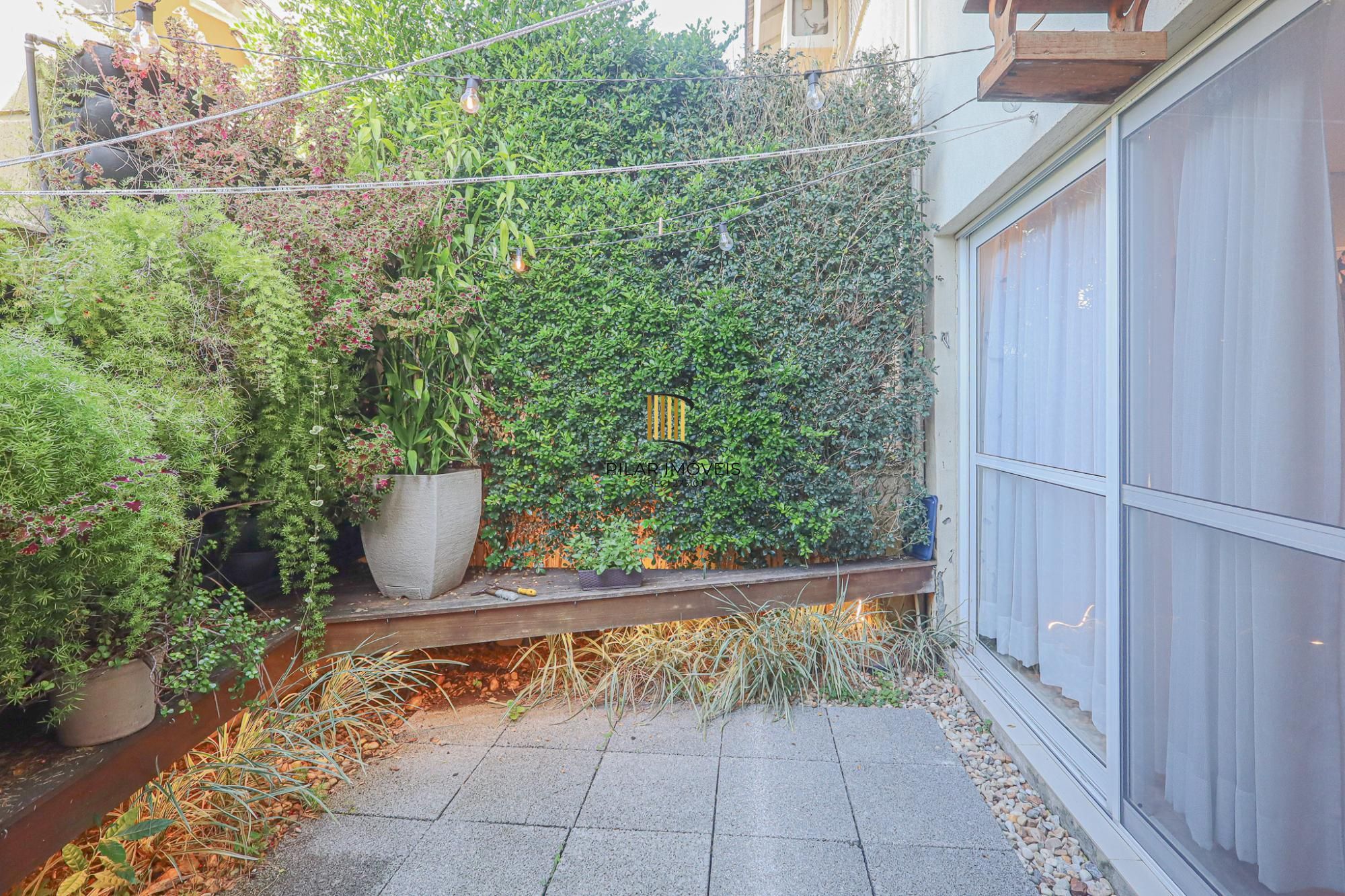 Casa em condomínio a venda no condomínio Villa Serena bairro Teresópolis