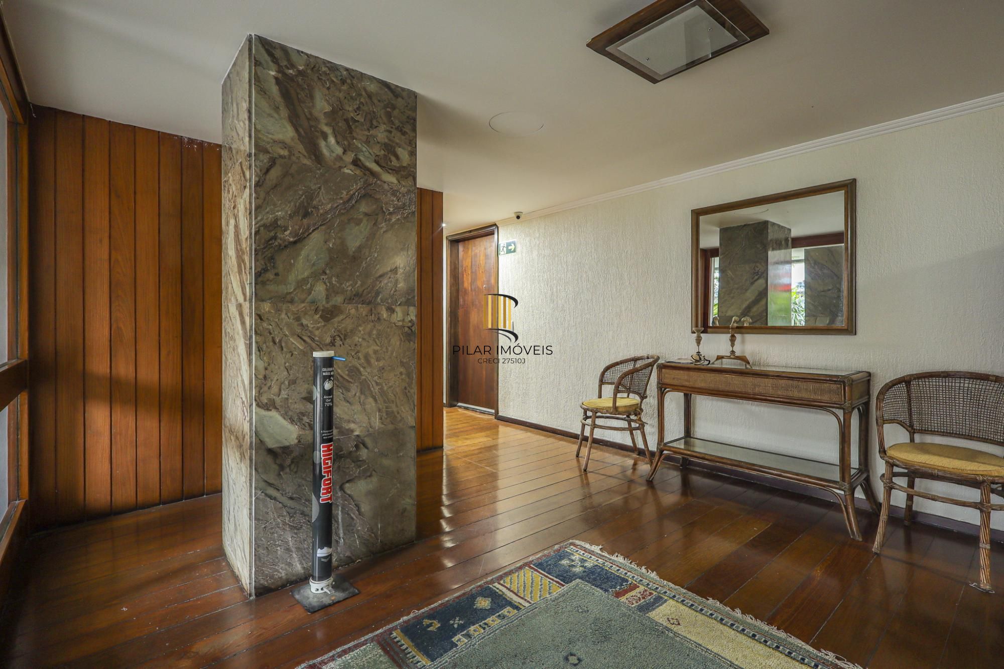 Apartamento a venda no bairro Mont' Serrat