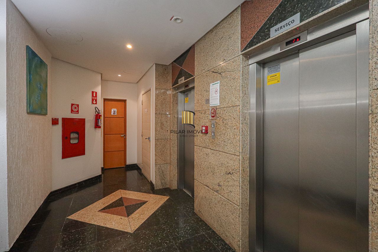 Apartamento a venda no bairro Bom fim