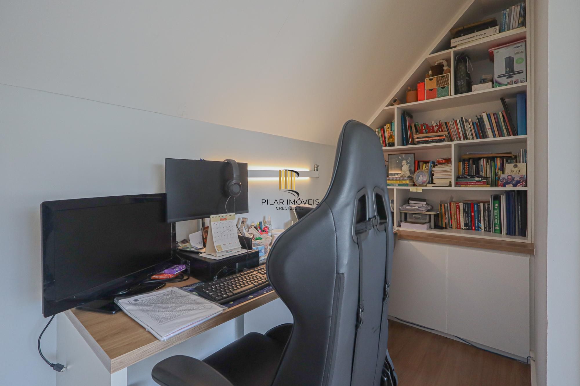 Casa em condomínio a venda no condomínio Villa Serena bairro Teresópolis