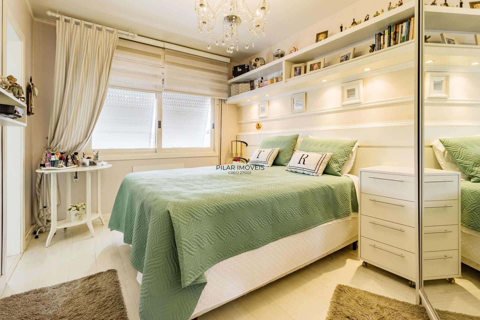 Apartamento à venda no bairro Jardim Lindóia em Porto Alegre/RS