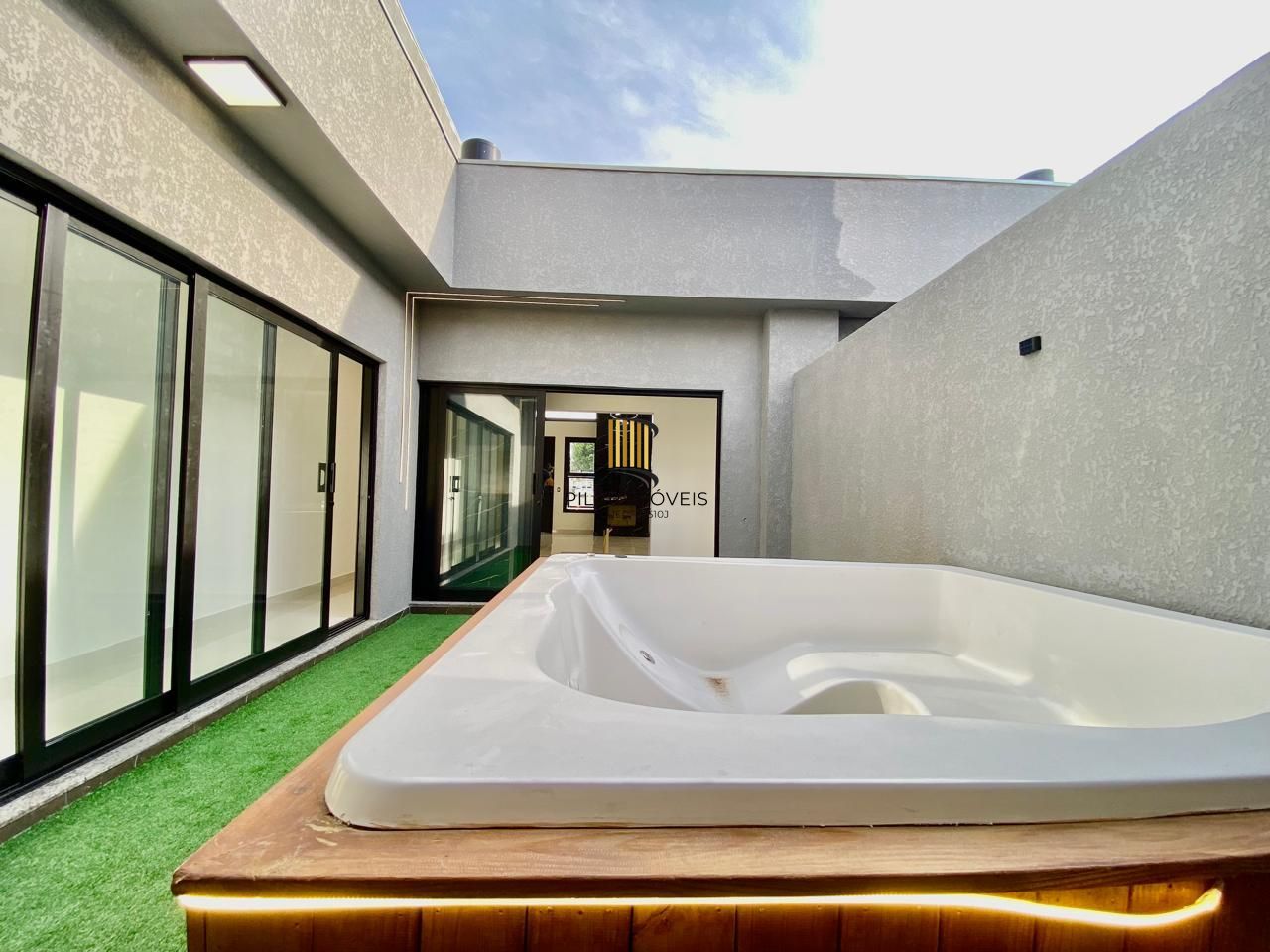 CASA MODERNA COM JACUZZI EM GRAVATAÍ | CONFORTO, TECNOLOGIA E ESTILO EM CADA DETALHE