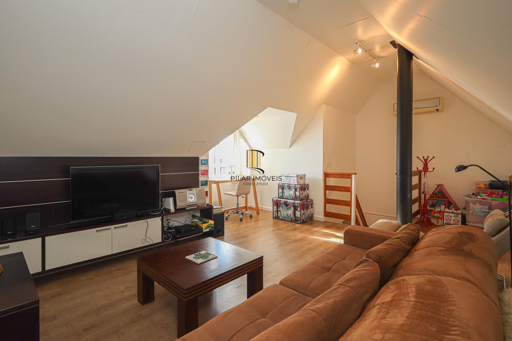 Casa em condomínio no bairro Teresópolis