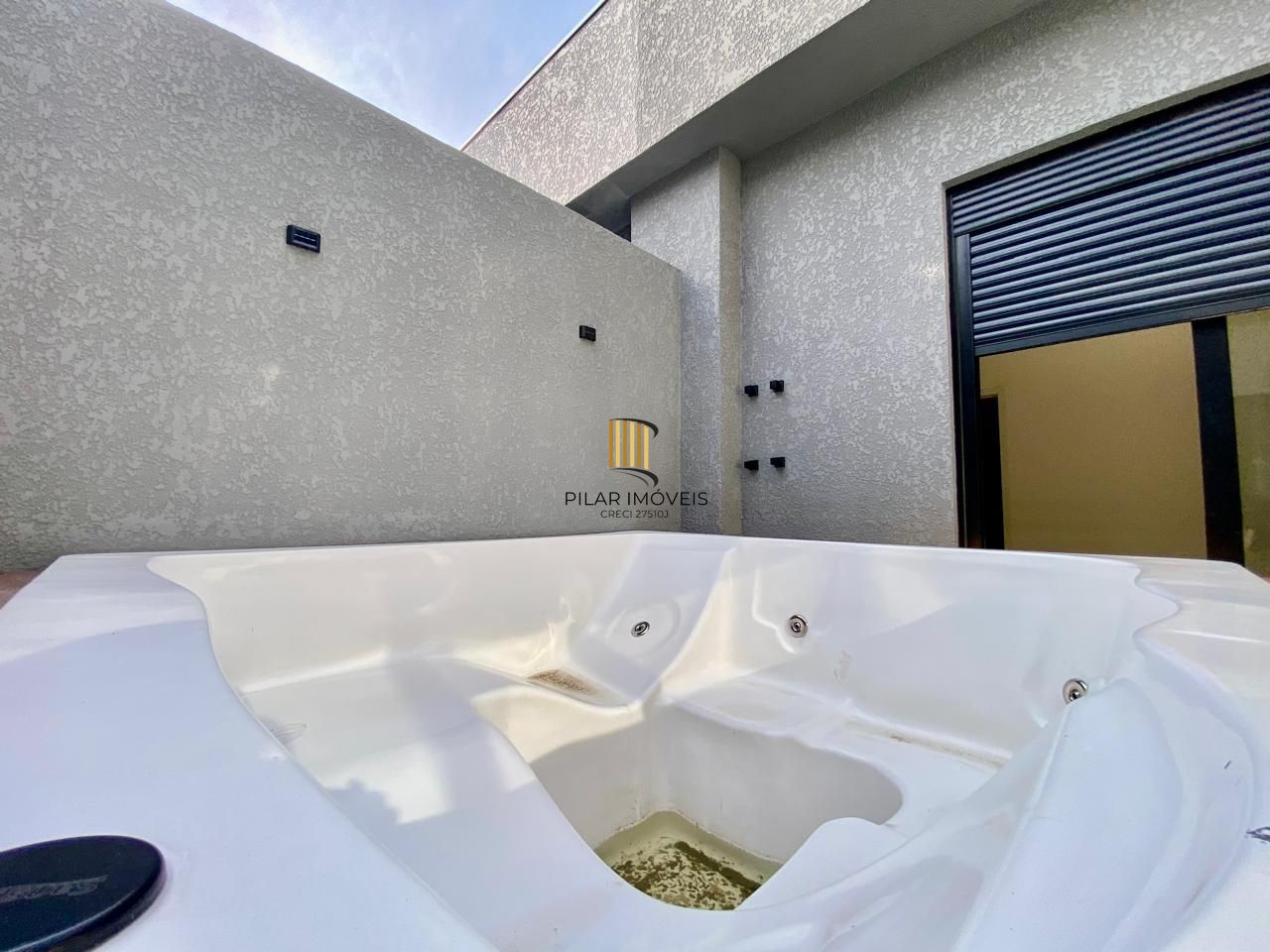 CASA MODERNA COM JACUZZI EM GRAVATAÍ | CONFORTO, TECNOLOGIA E ESTILO EM CADA DETALHE