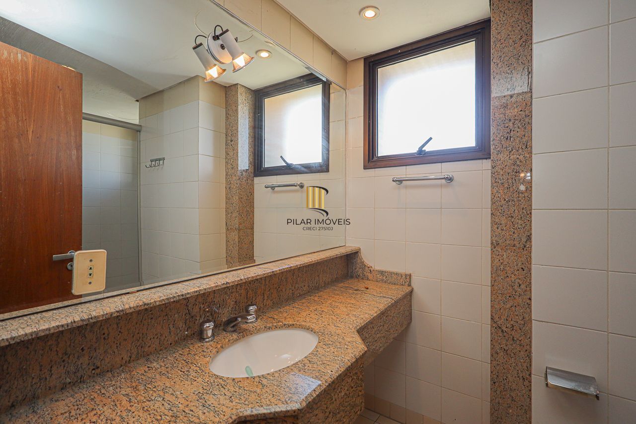 Apartamento a venda no bairro Bom fim