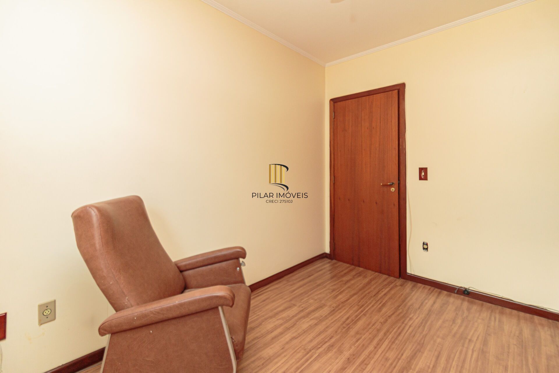Apartamento à venda no bairro Jardim Planalto em Porto Alegre/RS