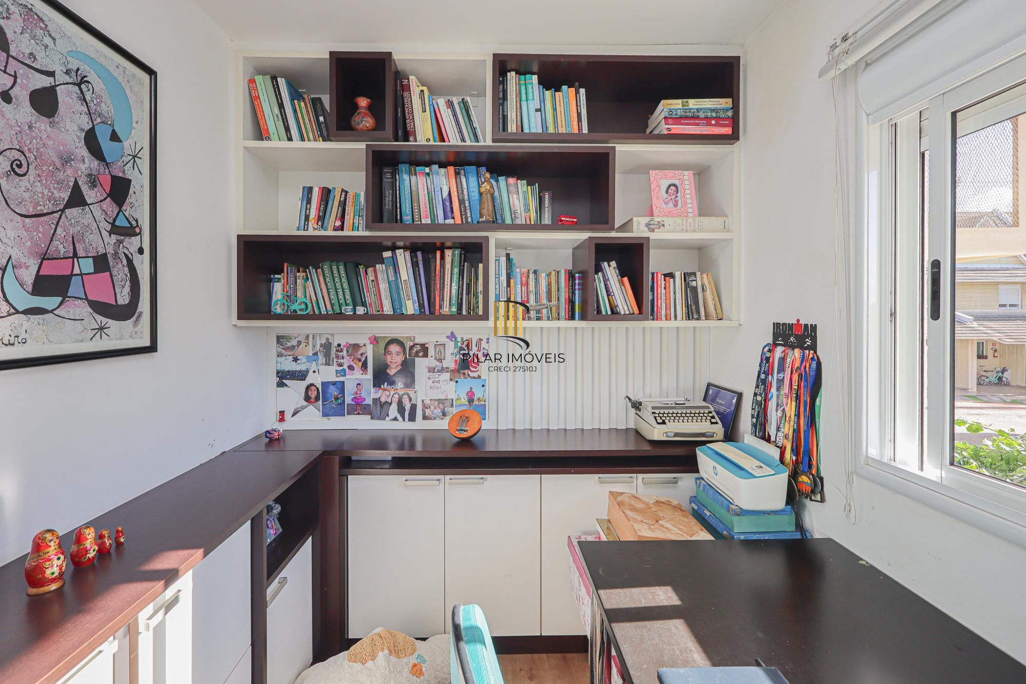 Casa em condomínio no bairro Teresópolis