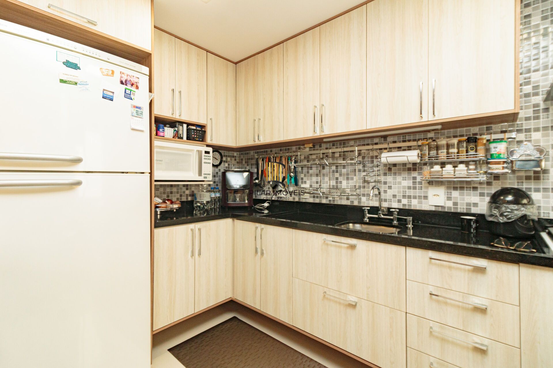 Apartamento à venda no bairro Passo da Areia em Porto Alegre/RS