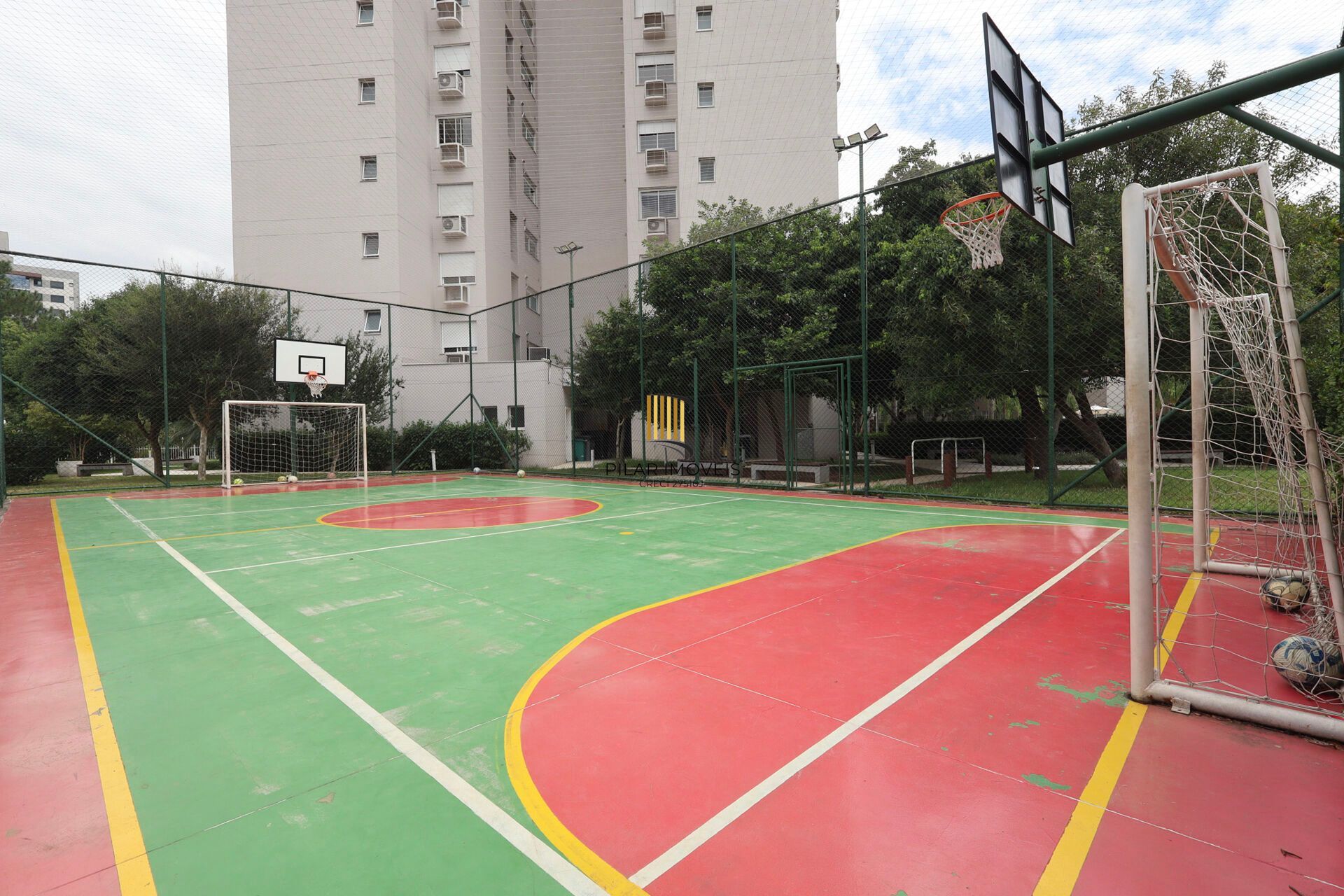 Apartamento à venda no bairro Jardim Lindóia em Porto Alegre/RS