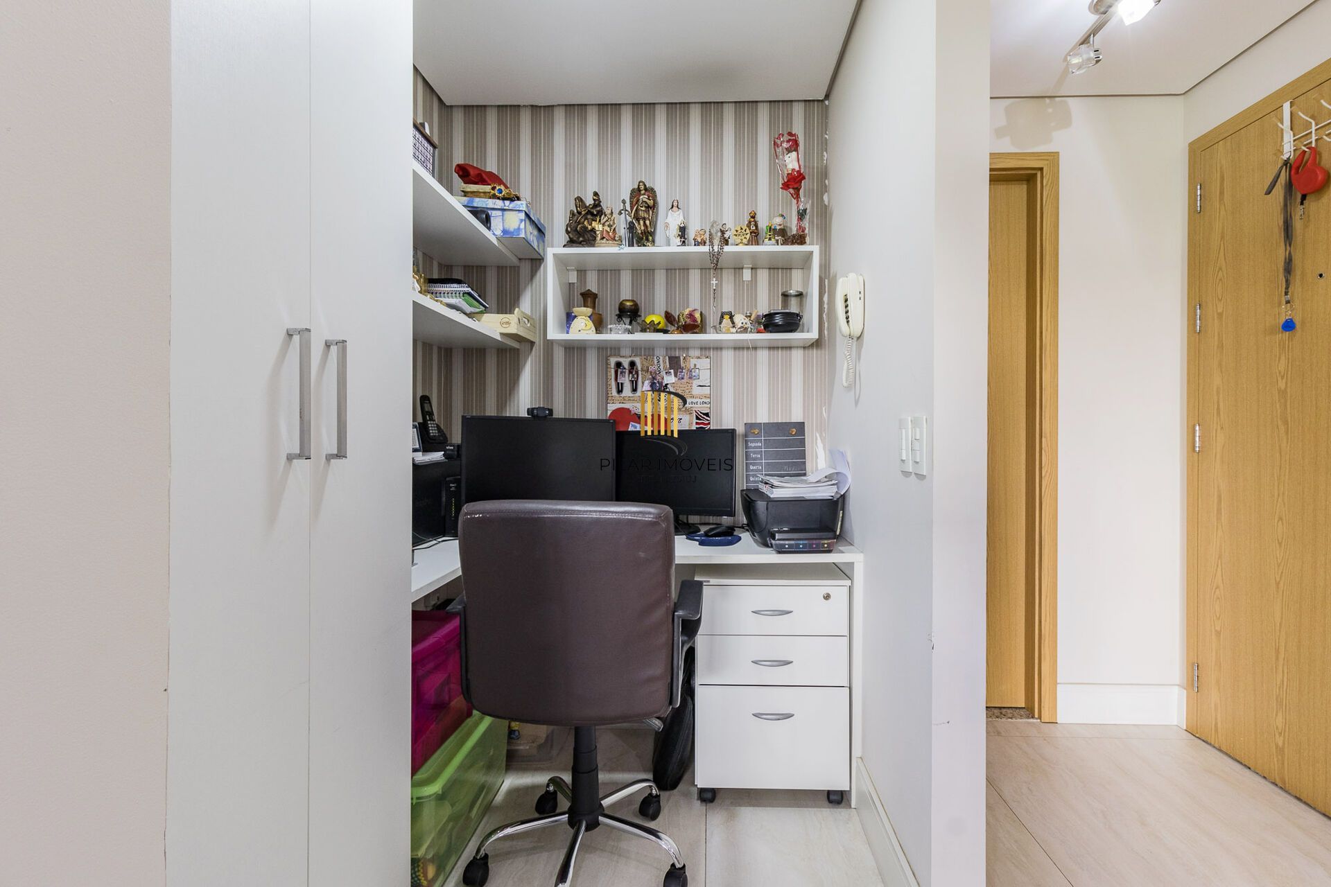 Apartamento à venda no bairro Passo D'areia em Porto Alegre/RS