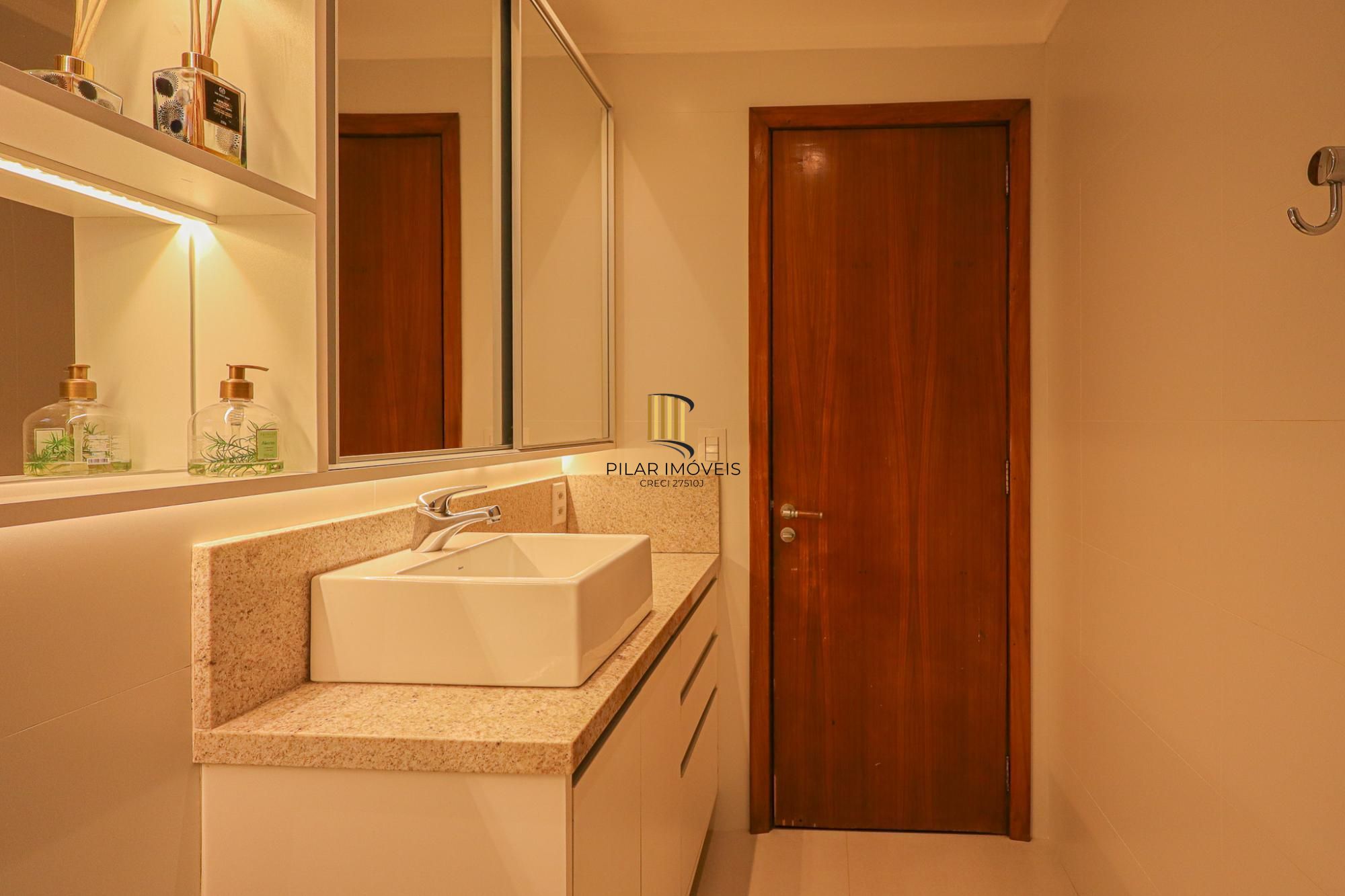 Apartamento à venda no bairro Petrópolis