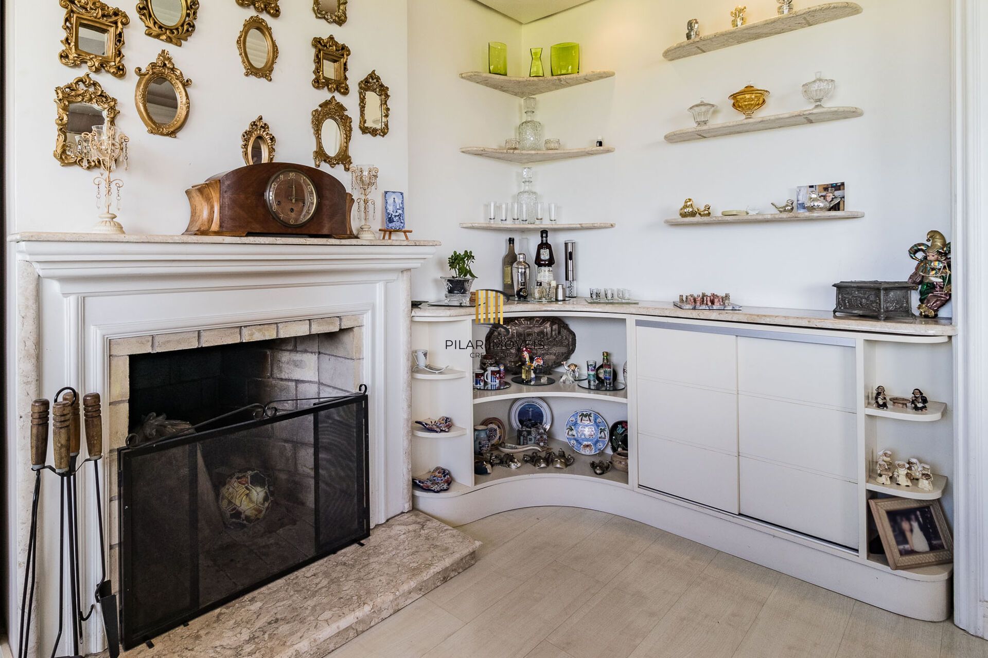 Apartamento à venda no bairro Jardim Lindóia em Porto Alegre/RS