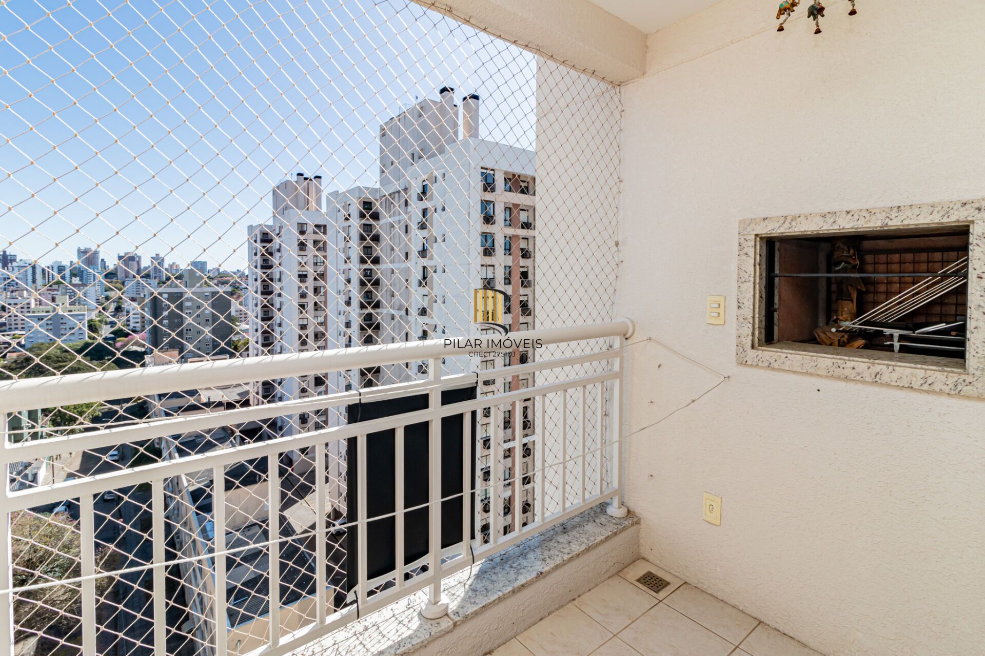 Apartamento à venda no bairro Passo D'areia em Porto Alegre/RS