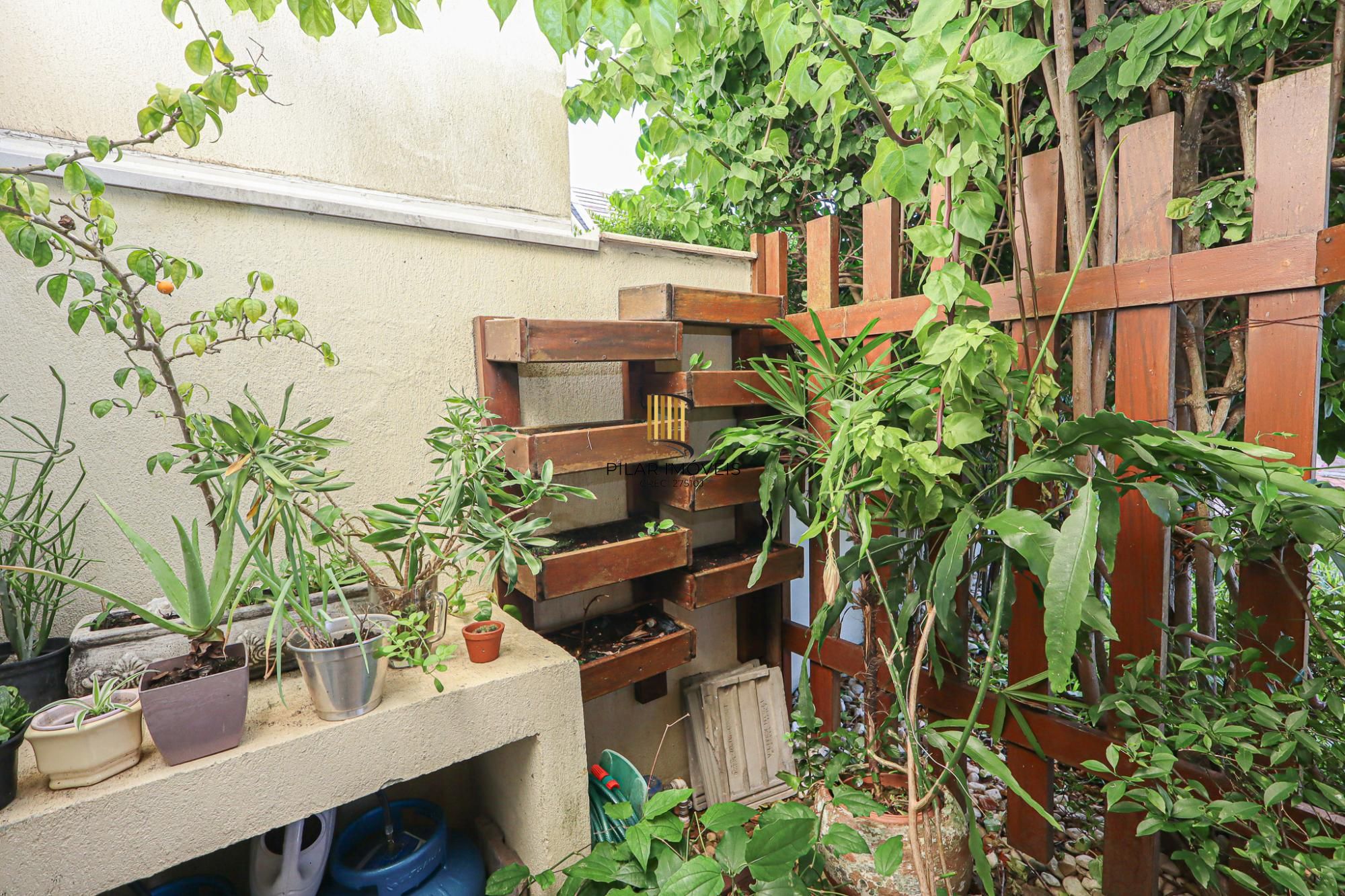 Casa em condomínio no bairro Teresópolis