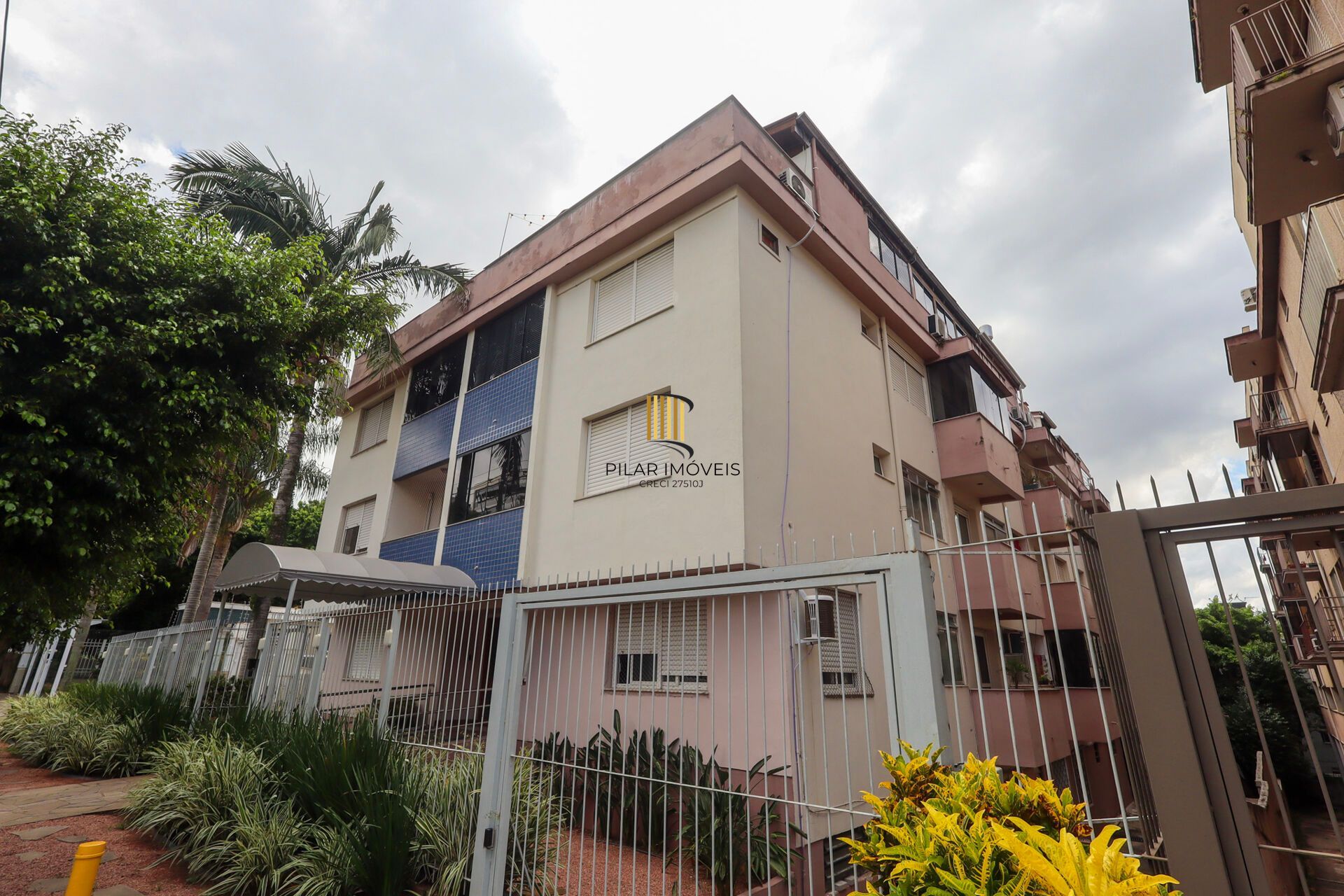 Apartamento à venda no bairro Passo D'areia em Porto Alegre/RS