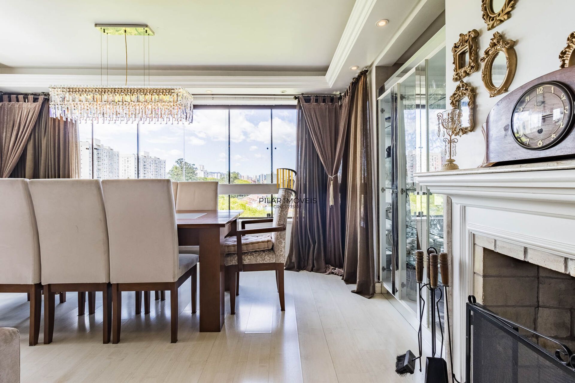 Apartamento à venda no bairro Jardim Lindóia em Porto Alegre/RS