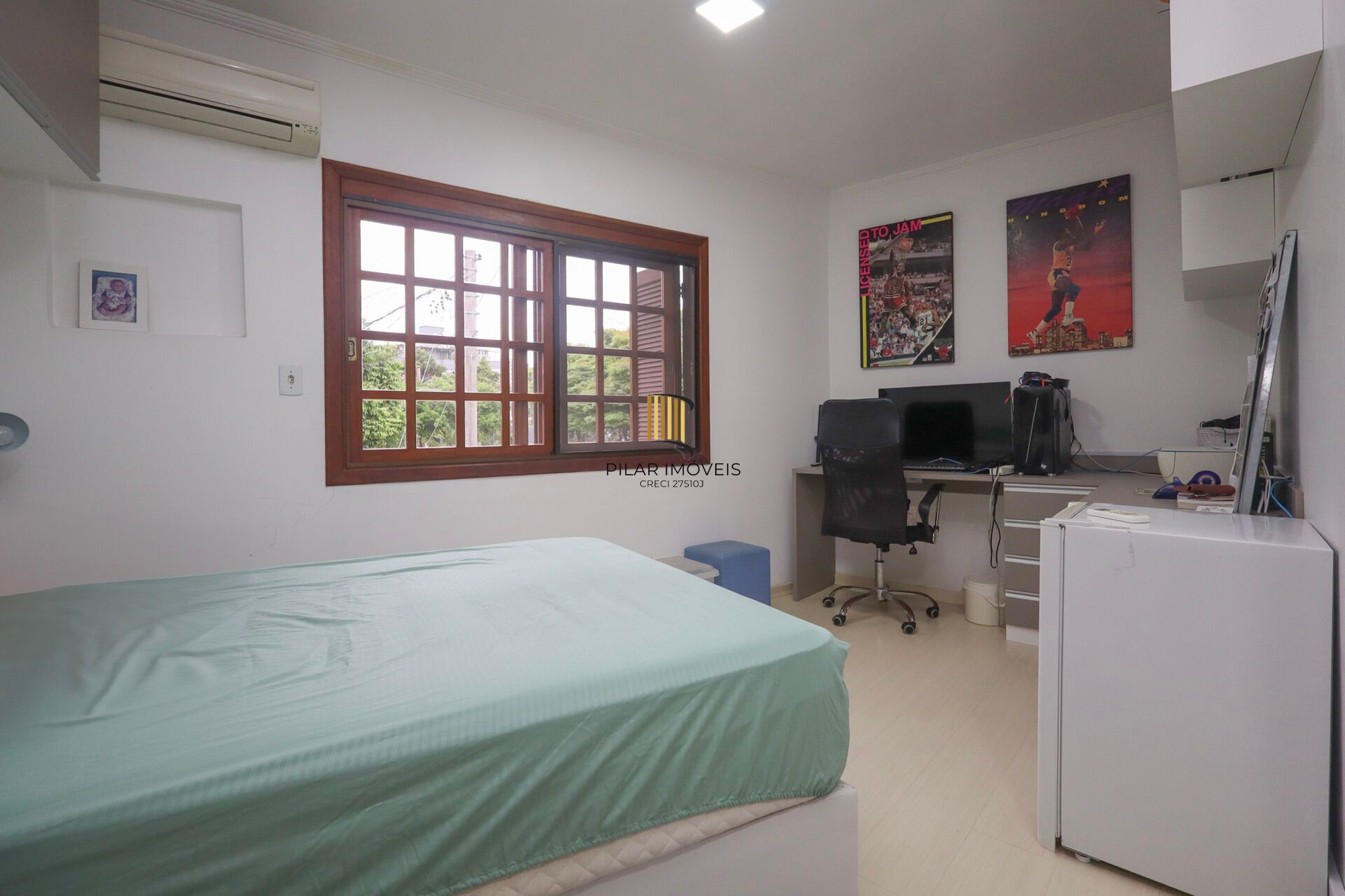 Casa à venda no bairro Jardim Itu em Porto Alegre/RS