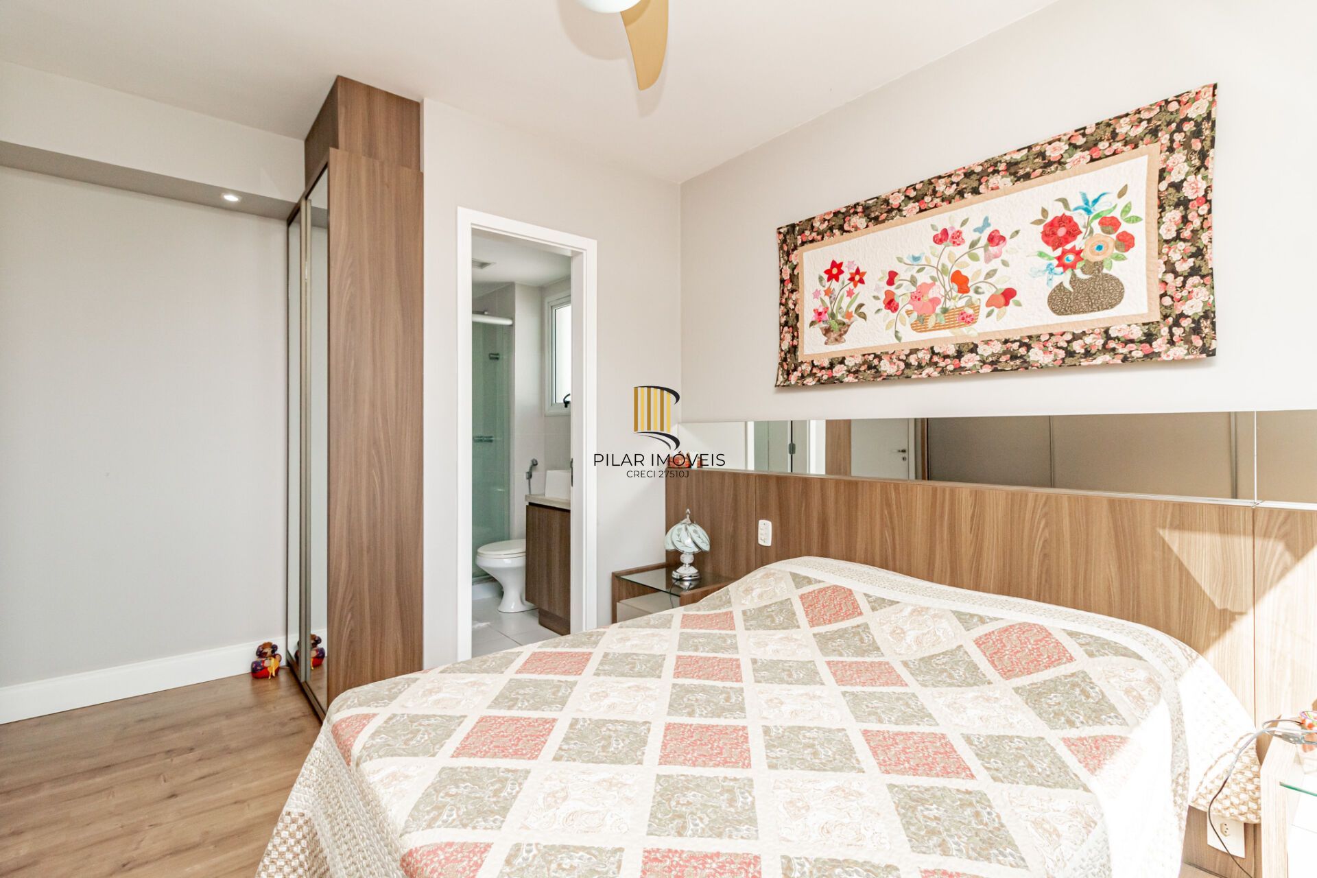 Apartamento à venda no bairro Passo D'areia em Porto Alegre/RS