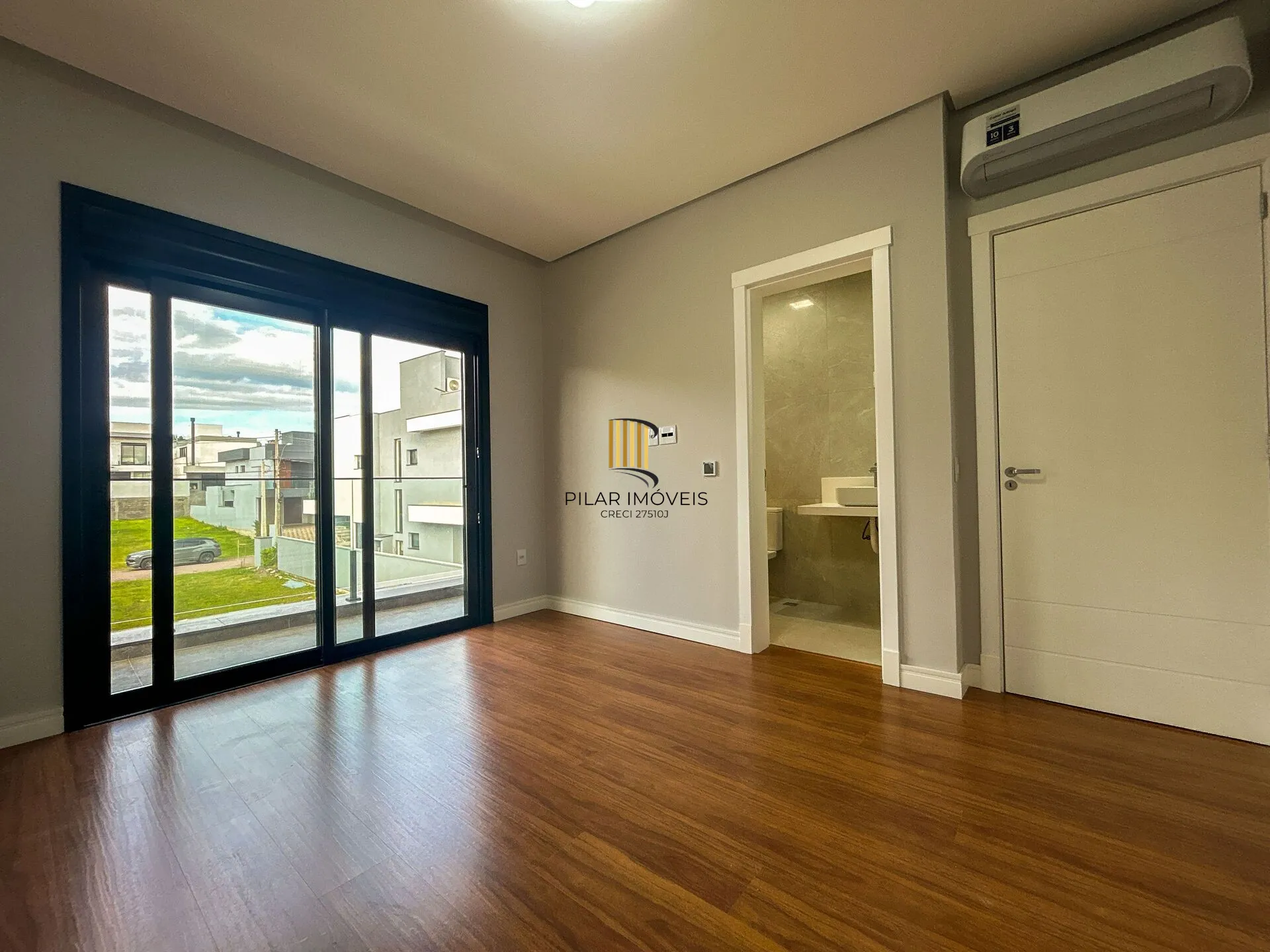 Casa de Condomínio 4 dormitórios no bairro Centro