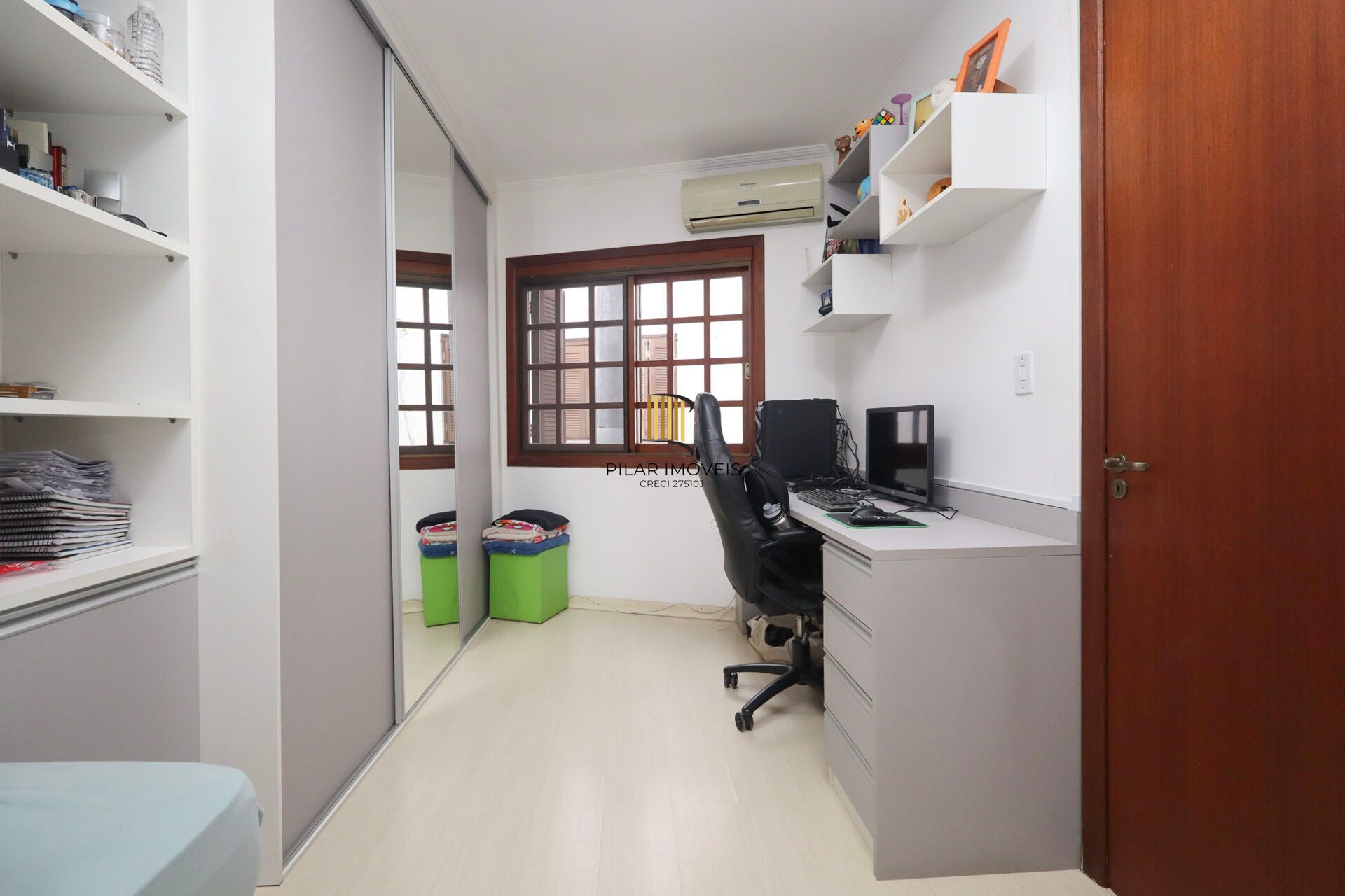 Casa à venda no bairro Jardim Itu em Porto Alegre/RS