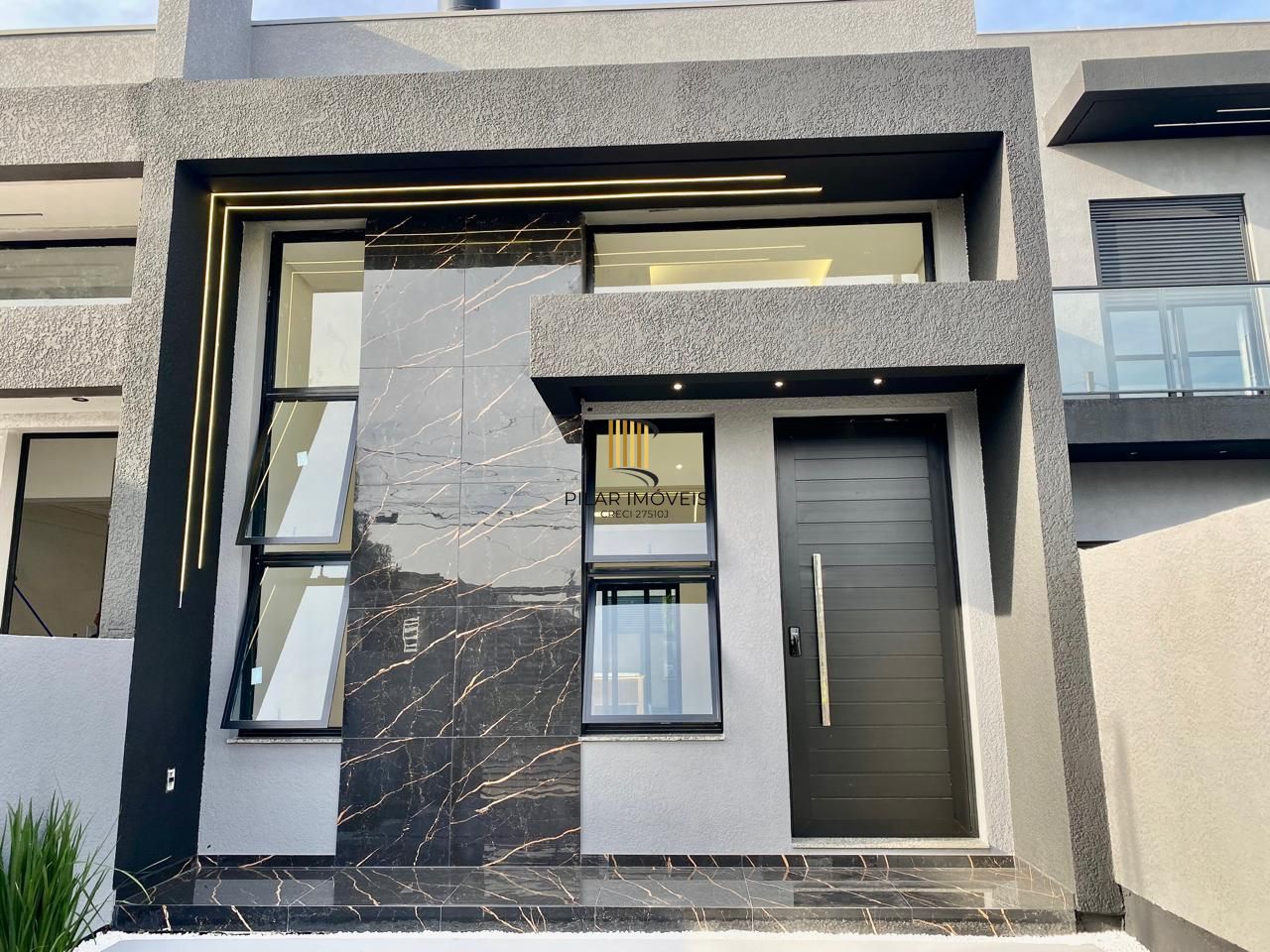 CASA MODERNA COM JACUZZI EM GRAVATAÍ | CONFORTO, TECNOLOGIA E ESTILO EM CADA DETALHE - Pilar Imóveis