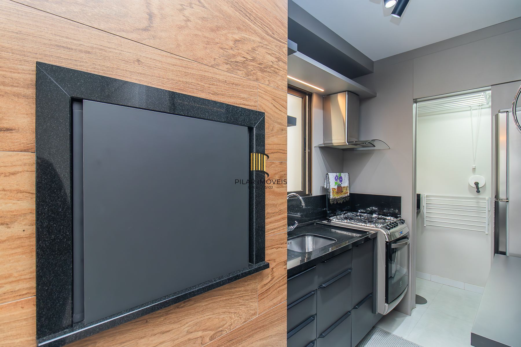 Apartamento mobiliado à venda no bairro Petrópolis